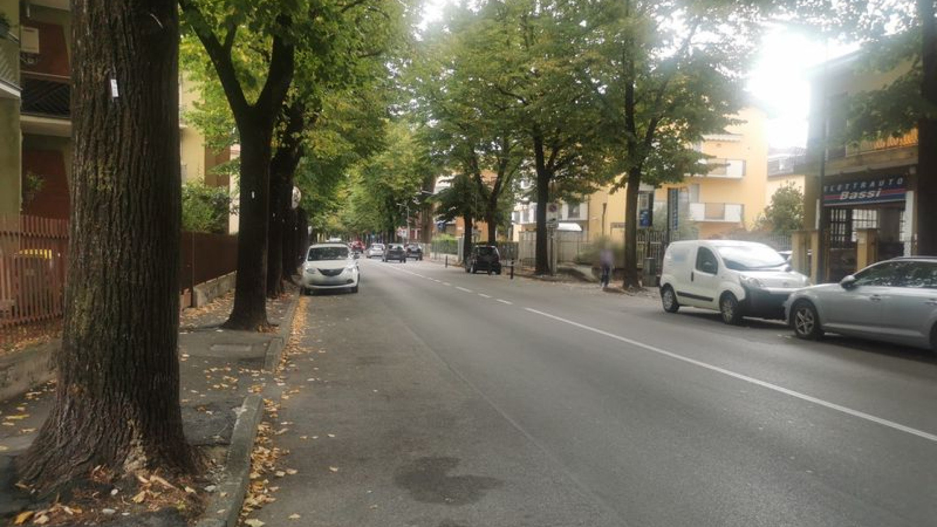 "Via Boselli come un'autostrada". Residenti chiedono il dissuasore