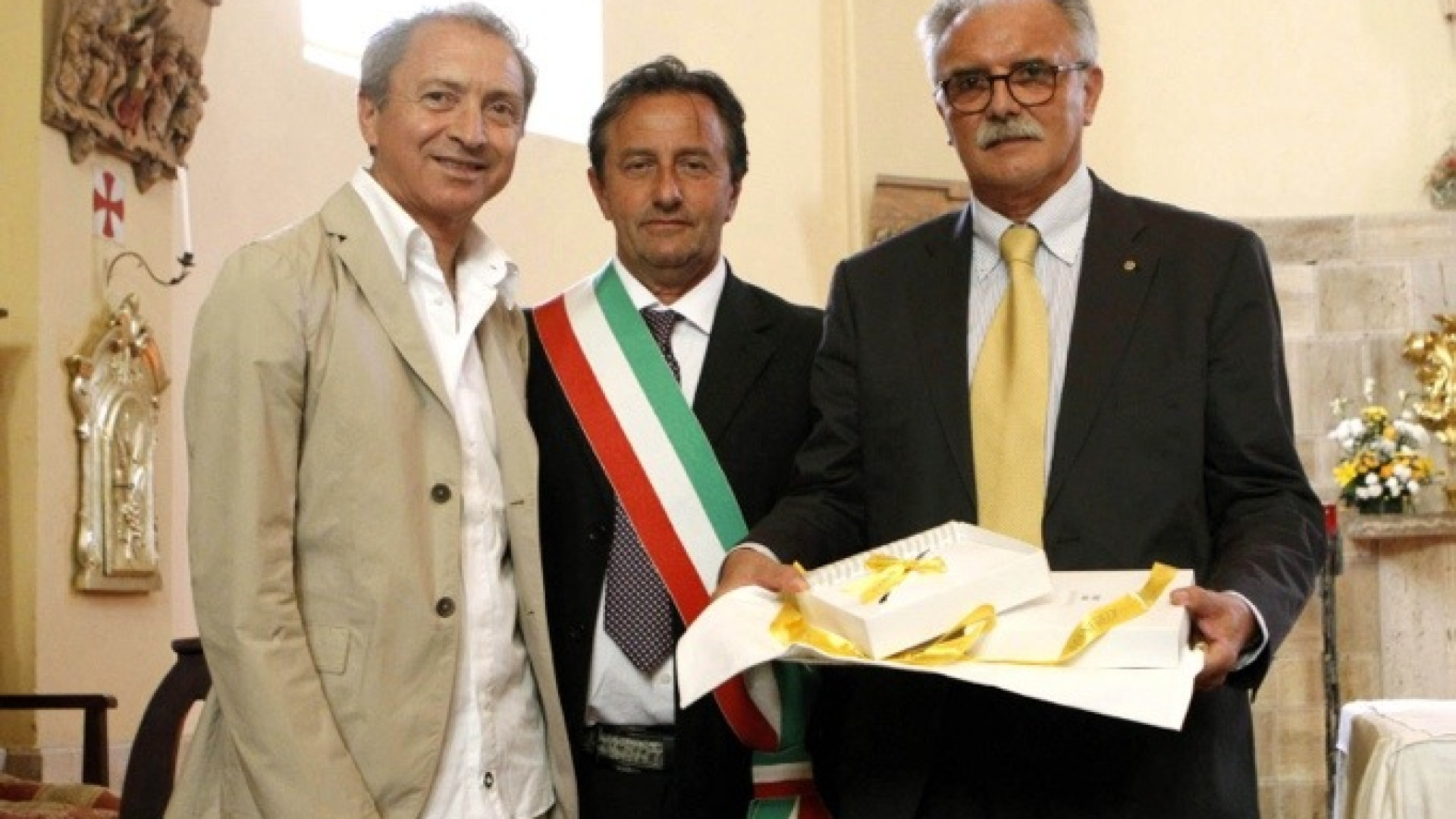 Mareto: il "bisturi d'oro" consegnato ad Angelo Gianni Casalini