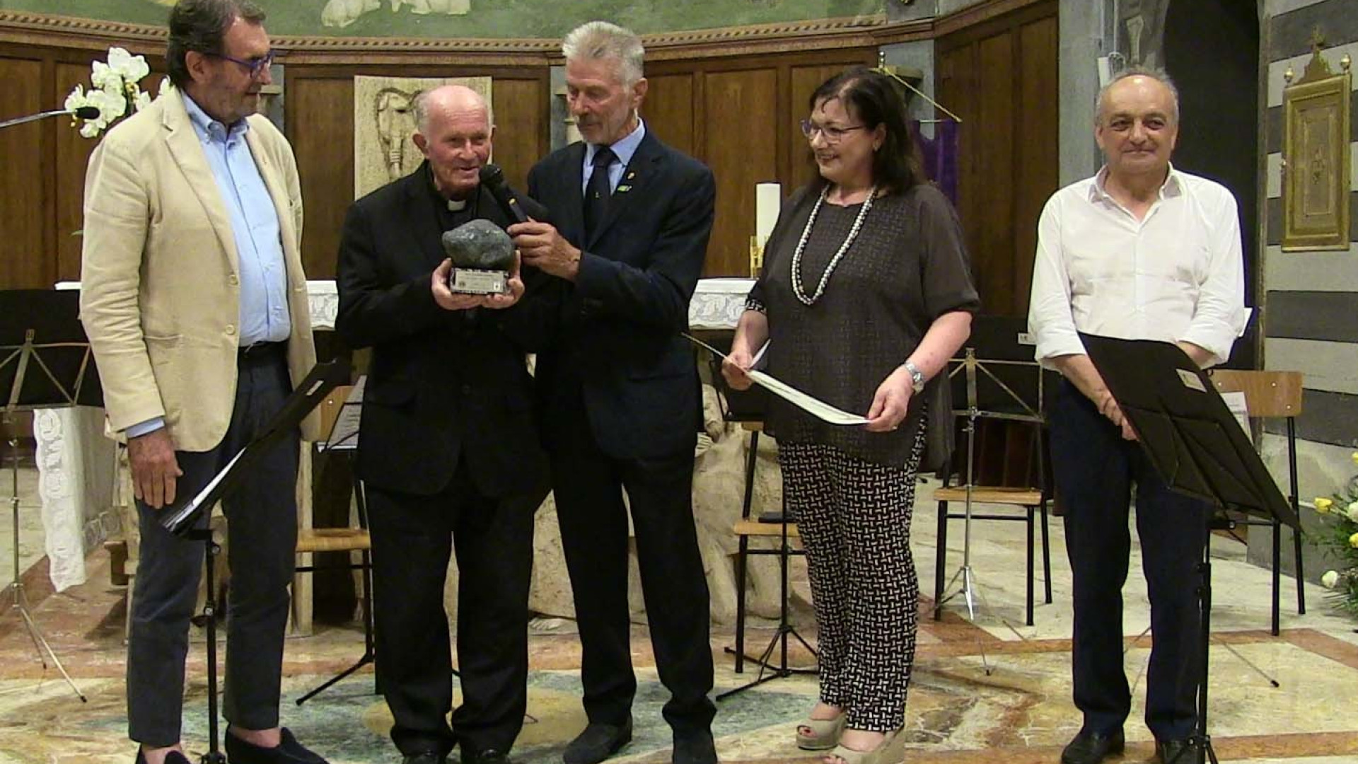"Rappresentò la forza della Val Nure nell'alluvione": premiato don Tiengo