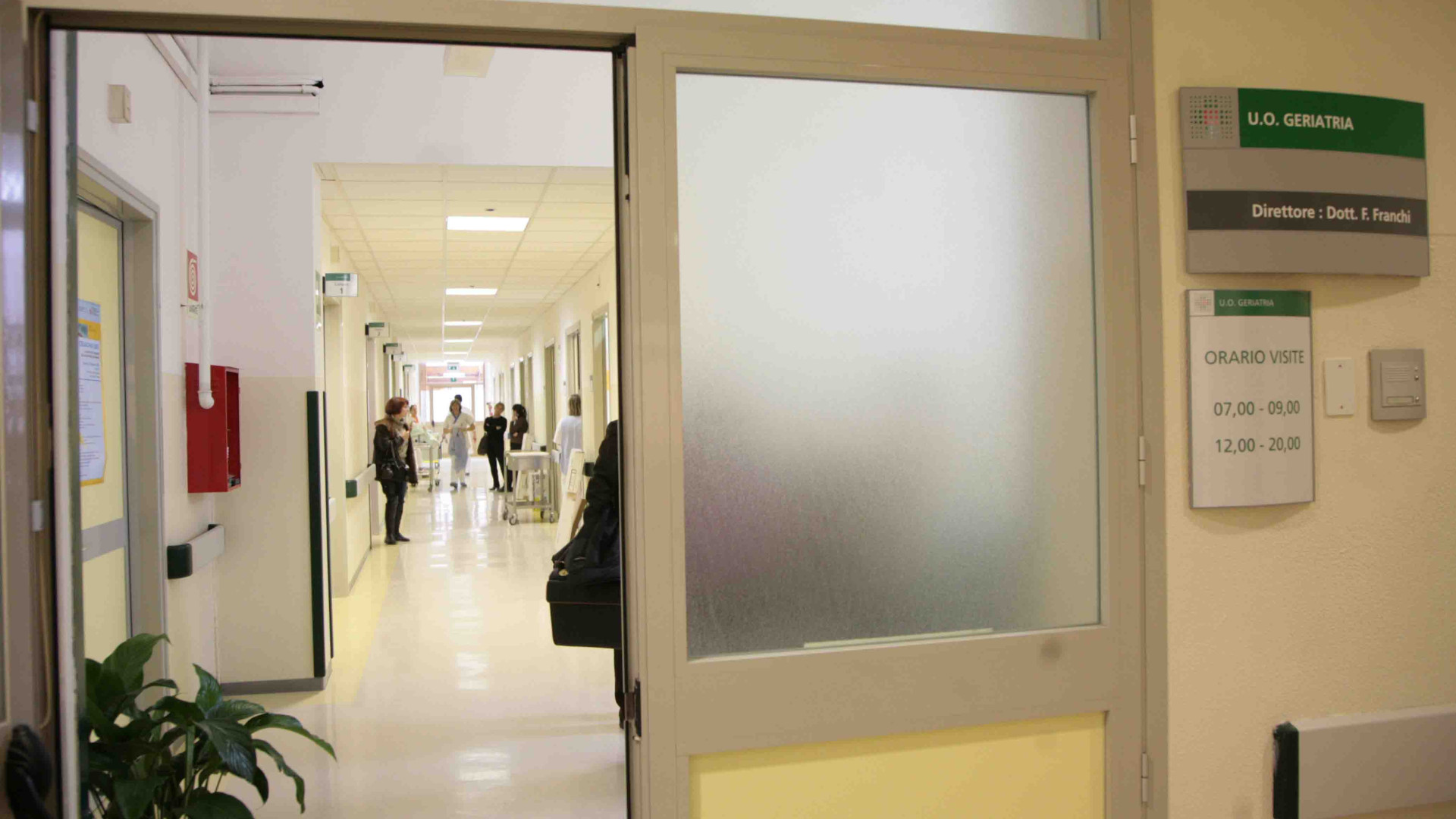 Prova a derubare una novantenne nel reparto di Geriatria:  scoperta e arrestata