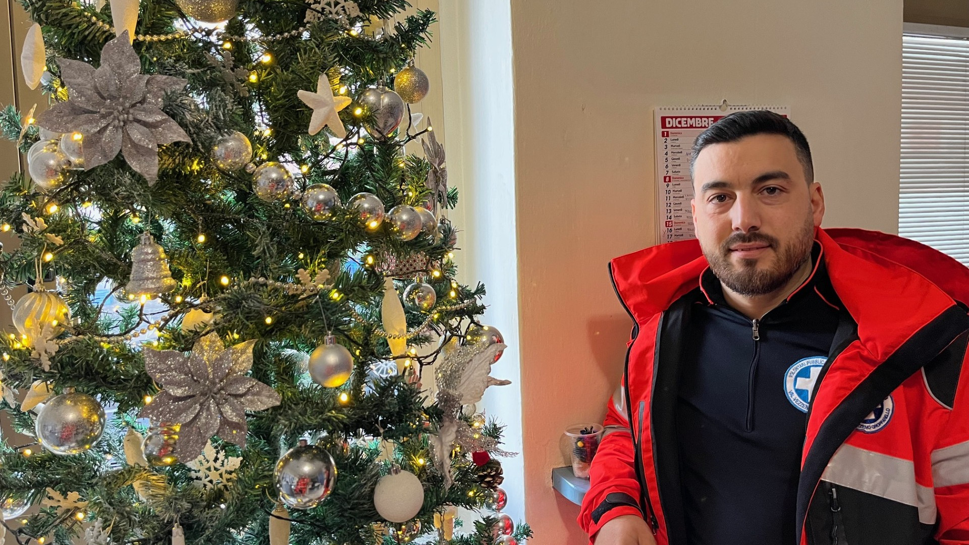 Nicola molla il posto fisso |per lavorare in Pubblica: "Ora mi occupo di chi soffre"