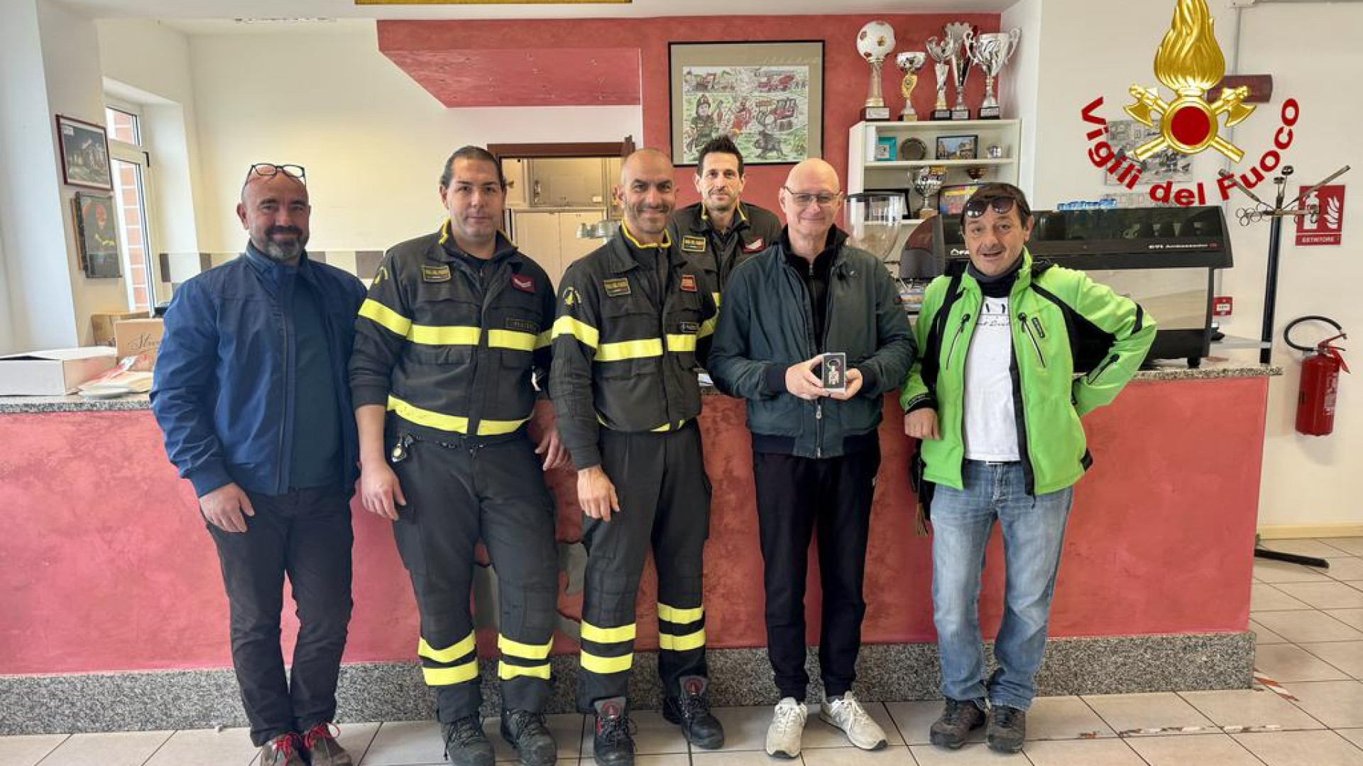 Sepolto per oltre quattro ore, imprenditore salvo ringrazia i vigili del fuoco di Piacenza
