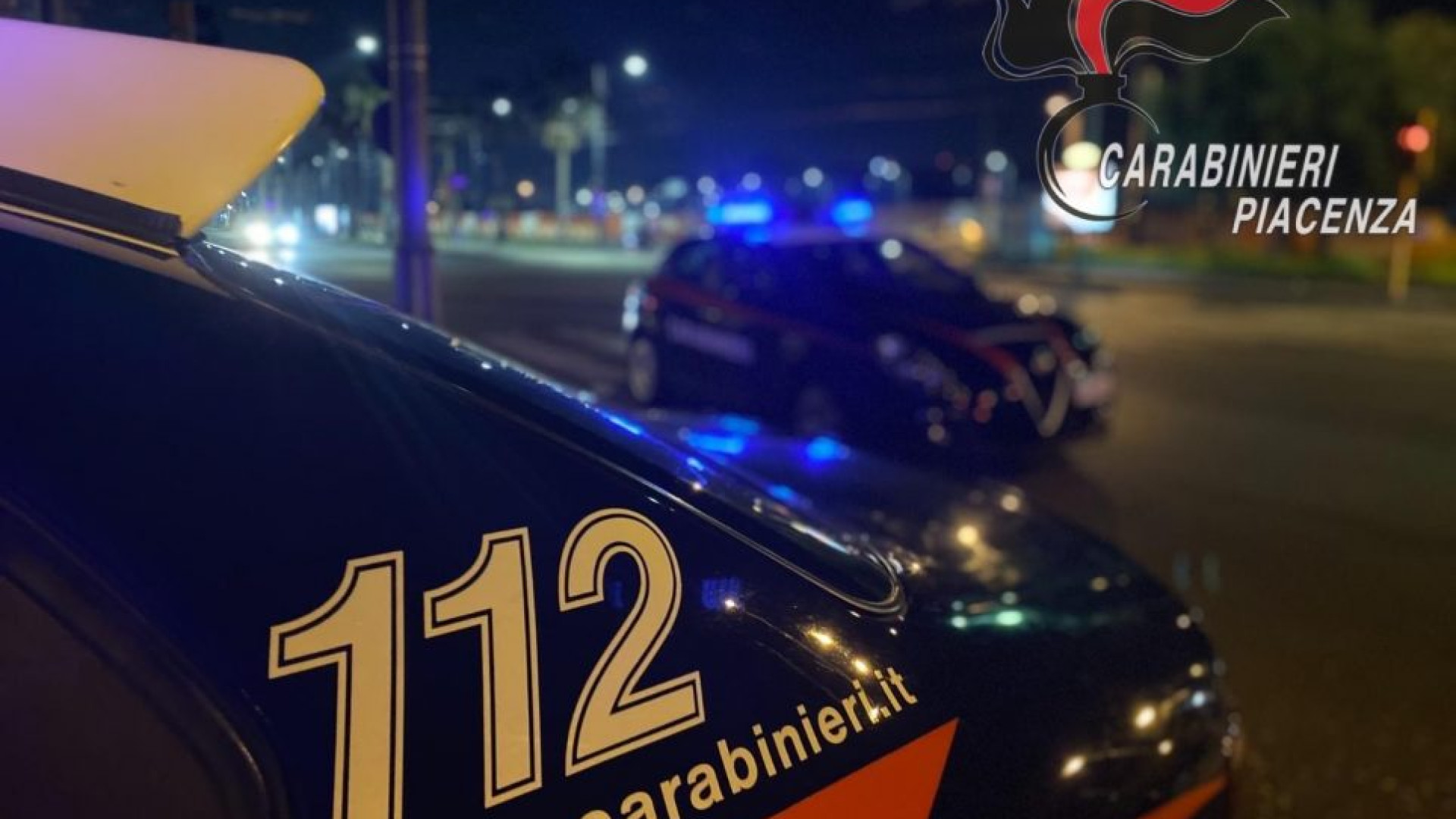Imbrattano con vernice spray le auto in sosta, rintracciata banda di baby-vandale