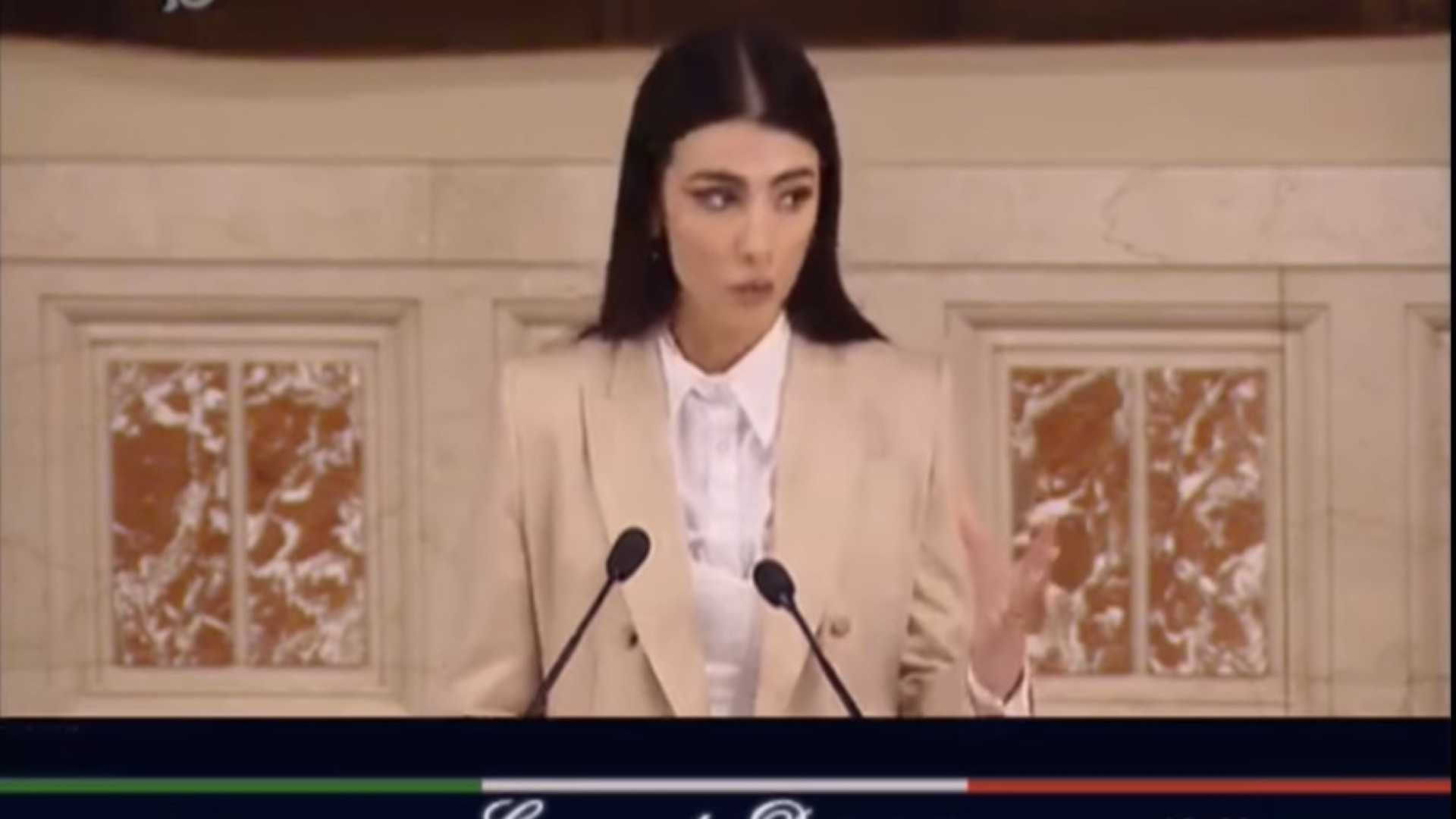 Giulia Salemi a Montecitorio: "La violenza sulle donne va combattuta tutti i giorni"