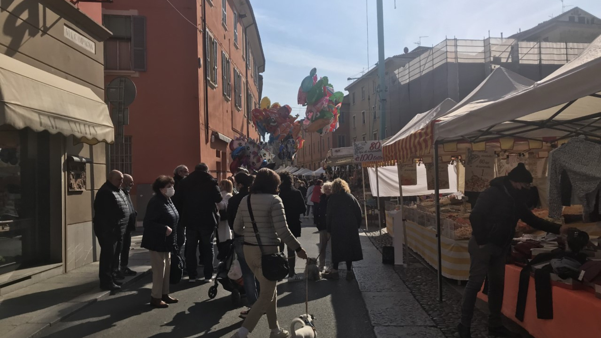 Bancarelle, tanti visitatori e aiuti per l'Ucraina: la Fiera di San Giuseppe è tornata