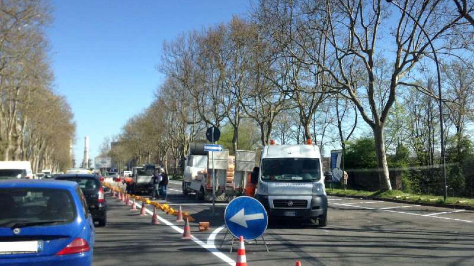 Piazzale Milano, chiusa la seconda carreggiata. Tracciato il parcheggio