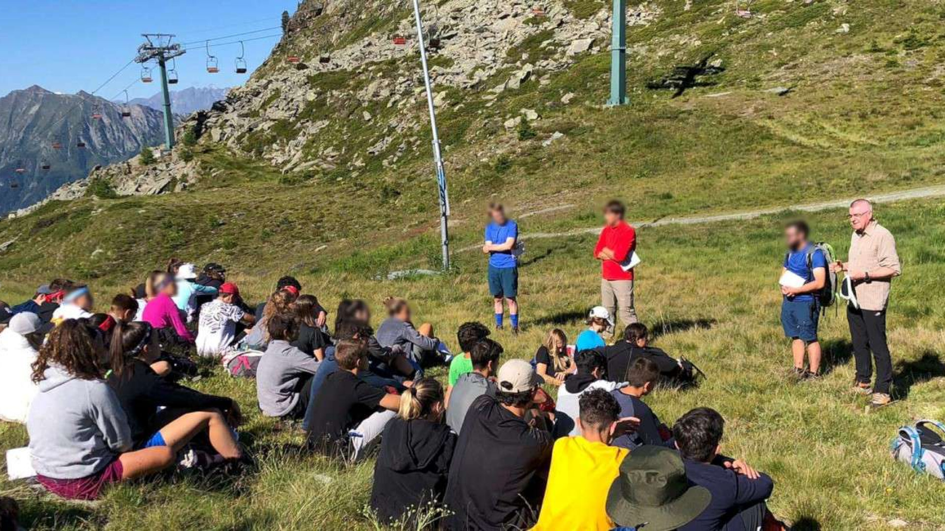 Vacanza con Azione Cattolica: il vescovo Adriano Cevolotto e 11 giovani positivi al Covid