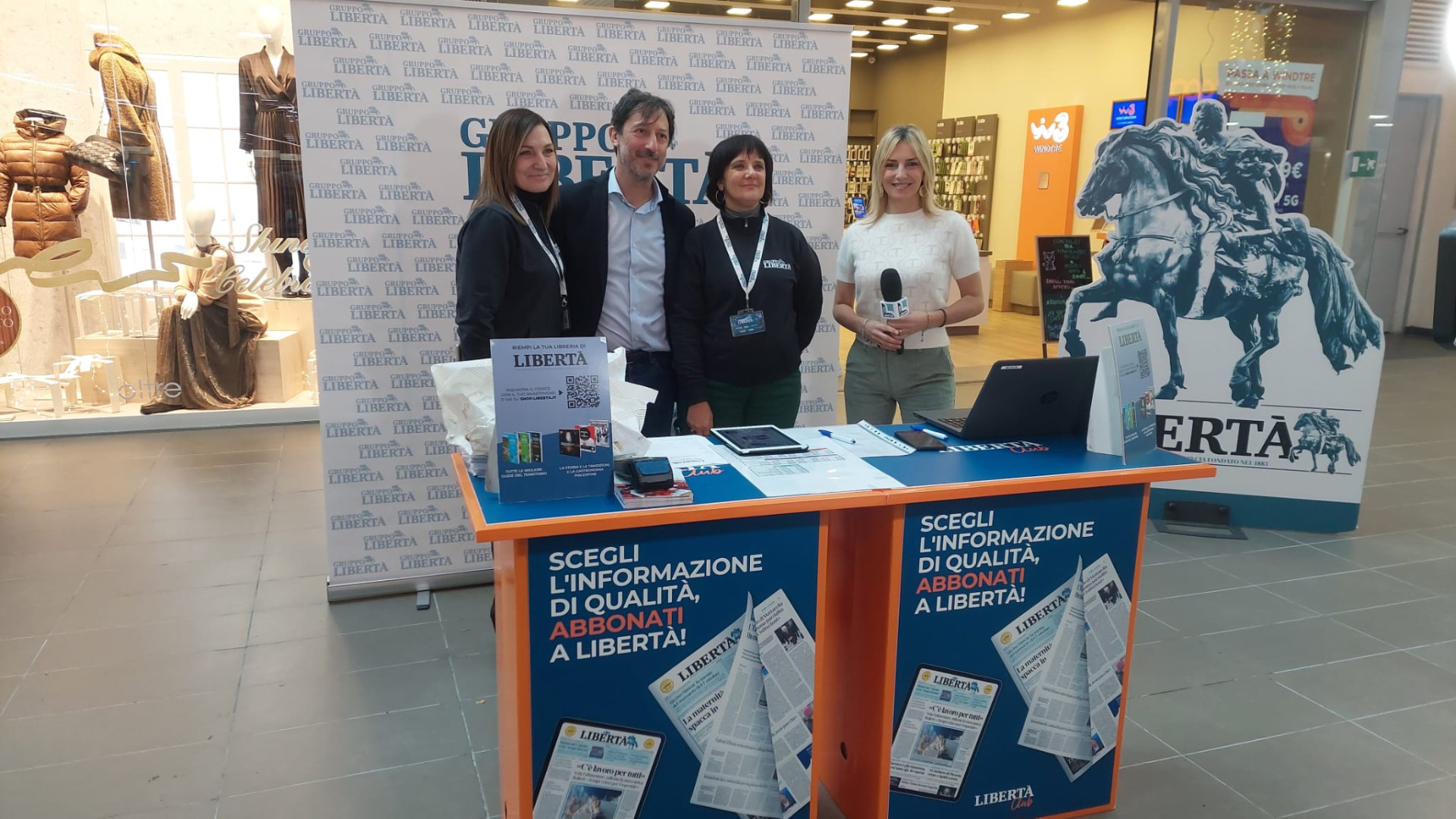 Al centro commerciale Gotico stand del Gruppo Libertà per incontrare i cittadini