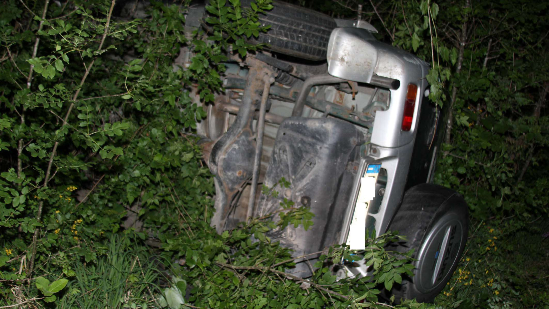 Scomparso da due giorni, ritrovato morto nell'auto ribaltata