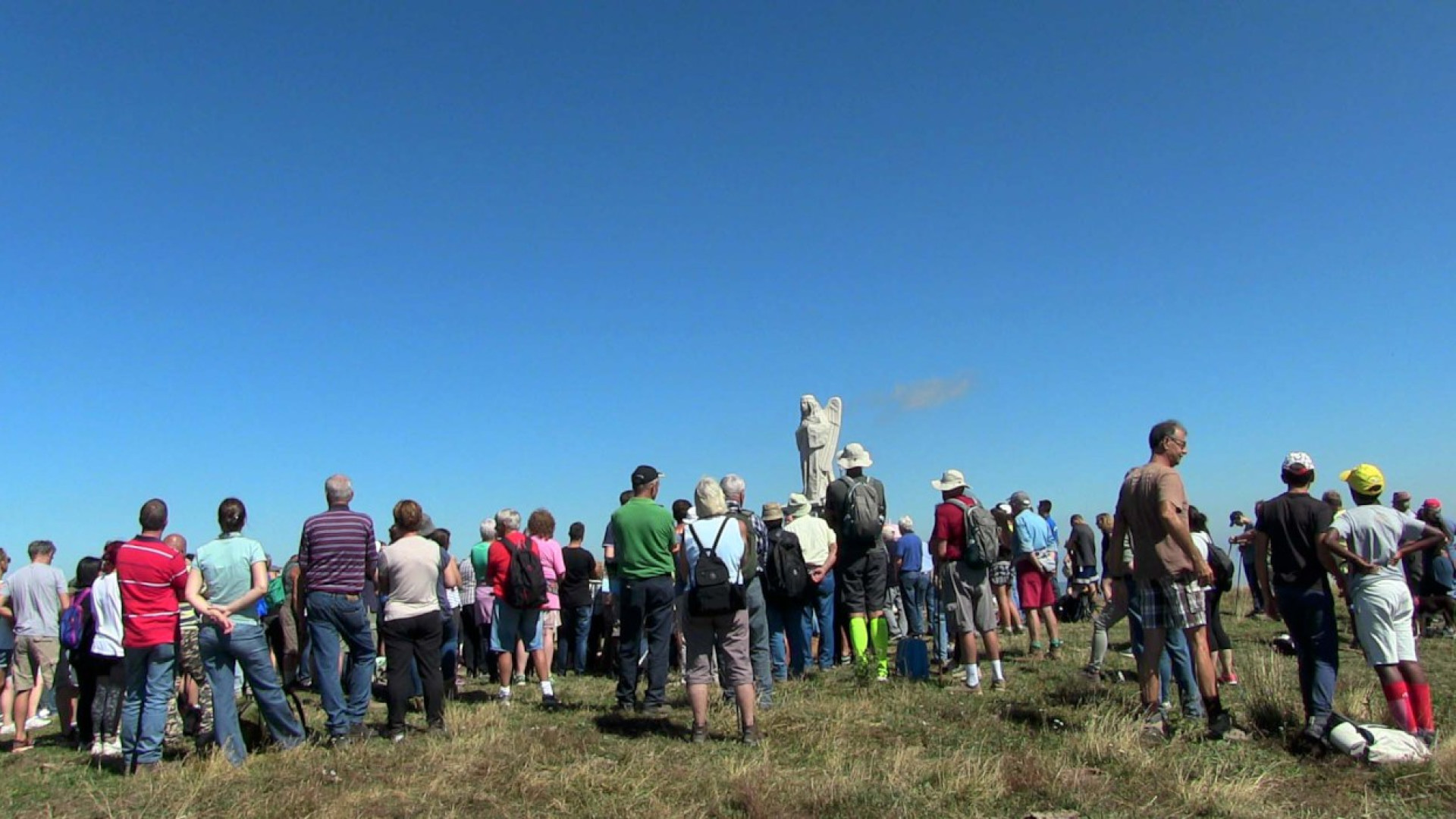 Sul Crociglia per i caduti delle montagna e delle guerre, festa sotto il sole