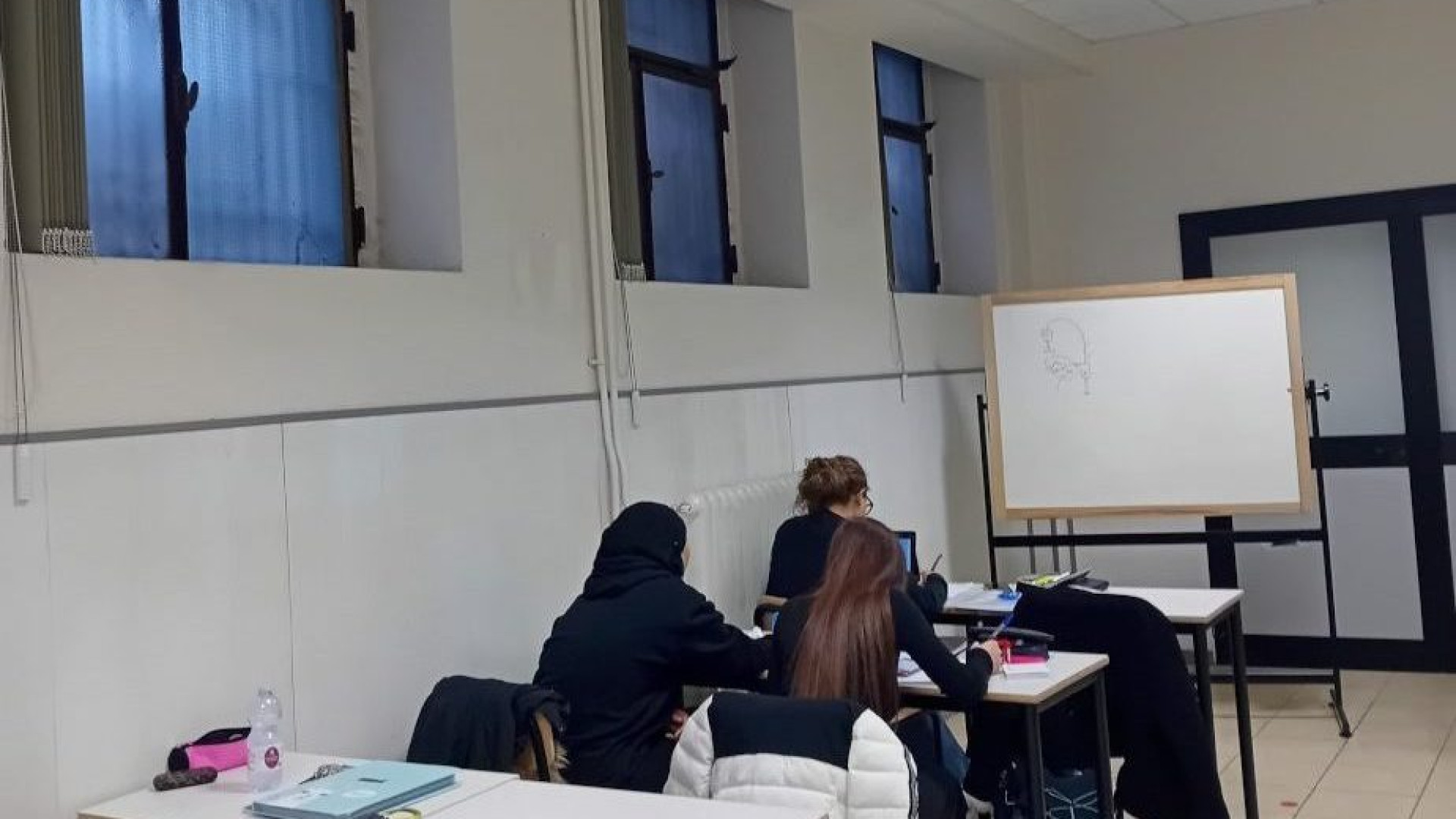 Istituto Casali al collasso: iscritti 800 studenti, 100 negli scantinati dell'ex-Leonardo