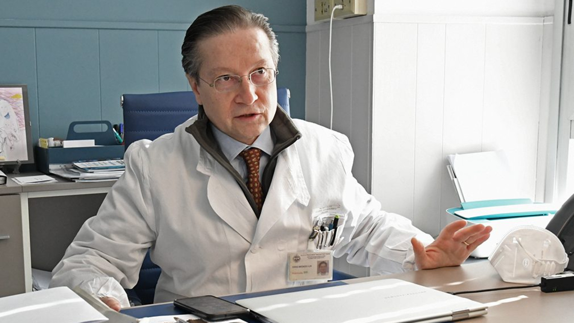 Vaccinati e poi contagiati, come il vescovo? "Evento raro, ma non impossibile"