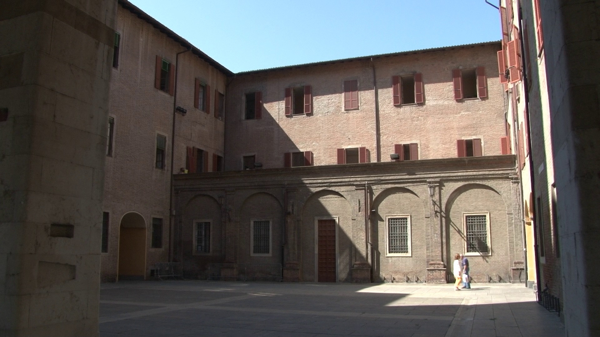 Uffici e sala di formazione nell'ex stazione di polizia locale in piazzetta Pescheria