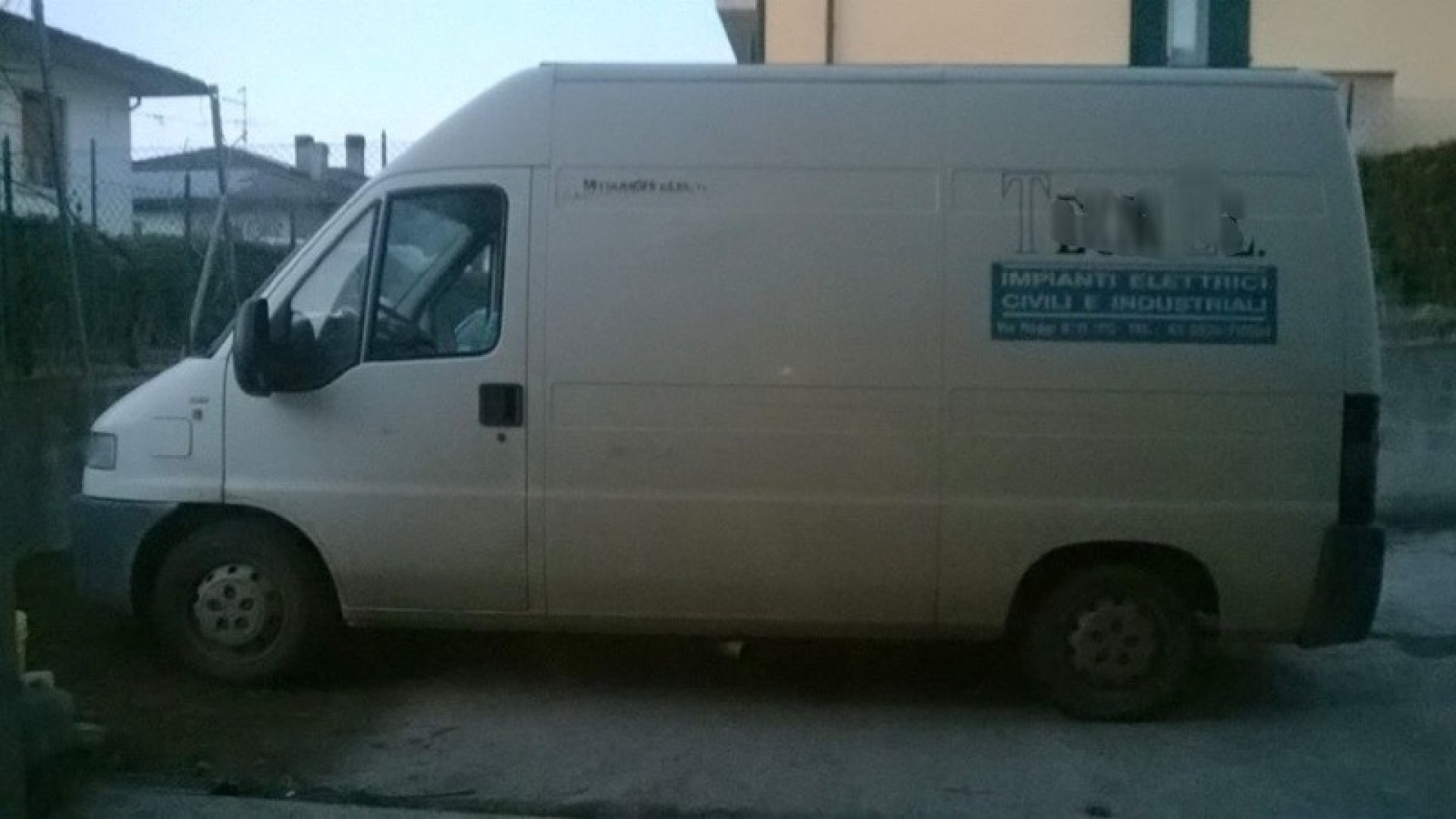 Castelsangiovanni: i ladri fanno sparire il furgone del Motoclub Valluretta