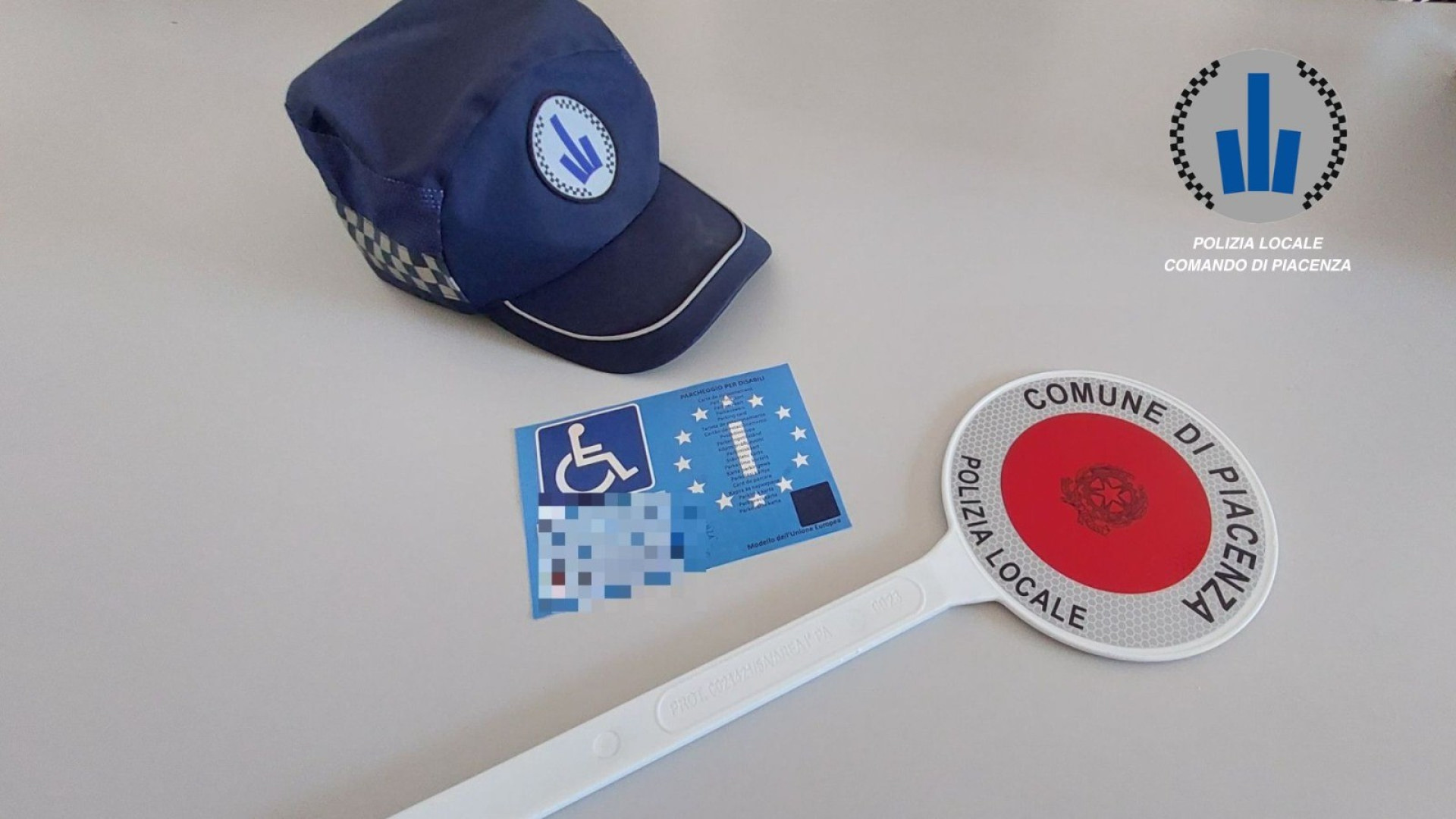 Utilizzava permesso falso per persone con disabilità, automobilista denunciato