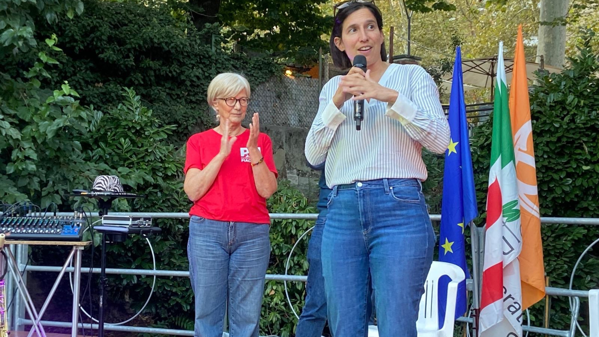Schlein a Piacenza: “Il governo smetta di attaccare i magistrati e di usare la Rai”