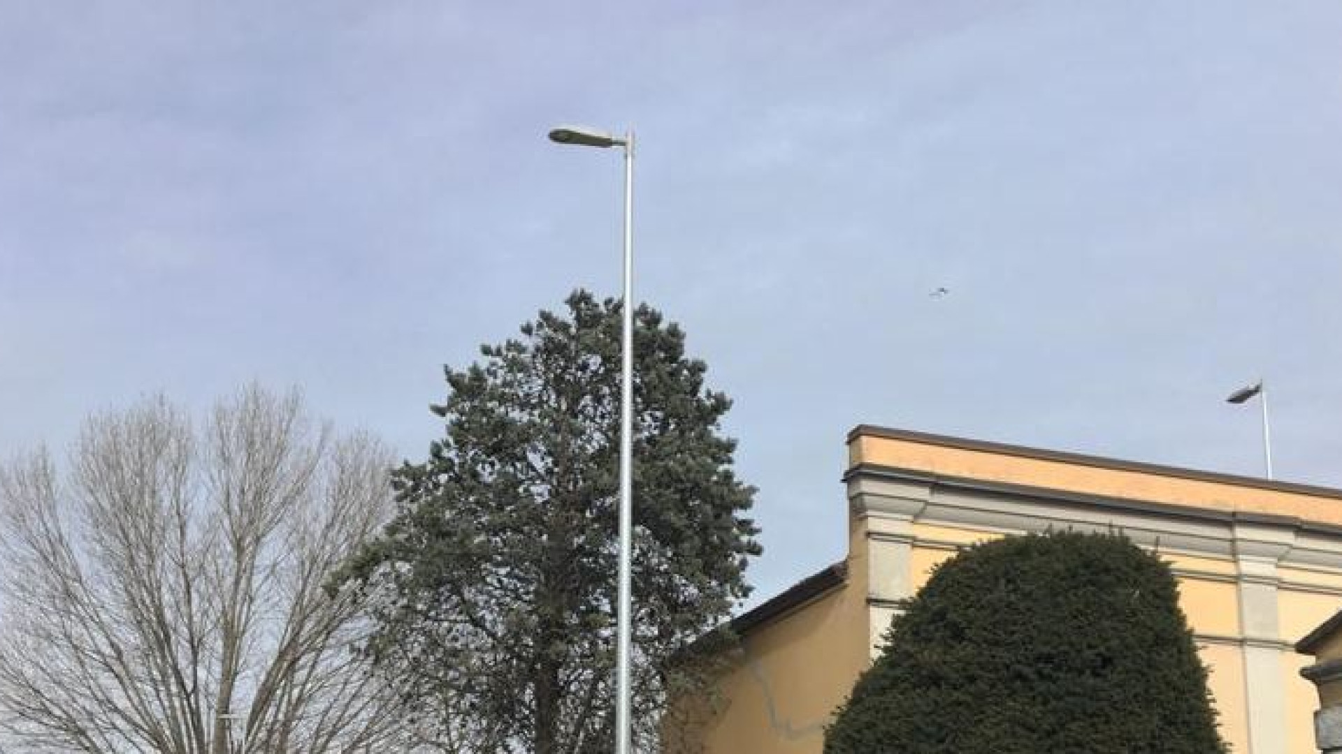 Nuovi impianti di illuminazione al cimitero e a Roncaglia