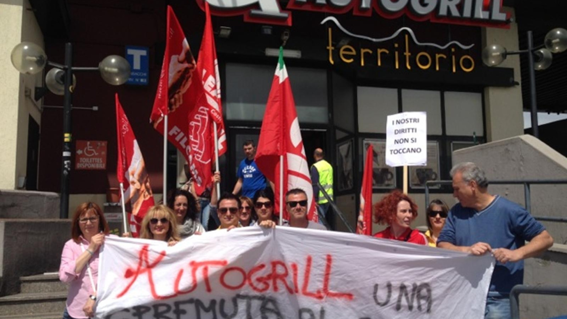 Presidio all’autogrill di Fiorenzuola. In piazza Cavalli contro la riforma Fornero