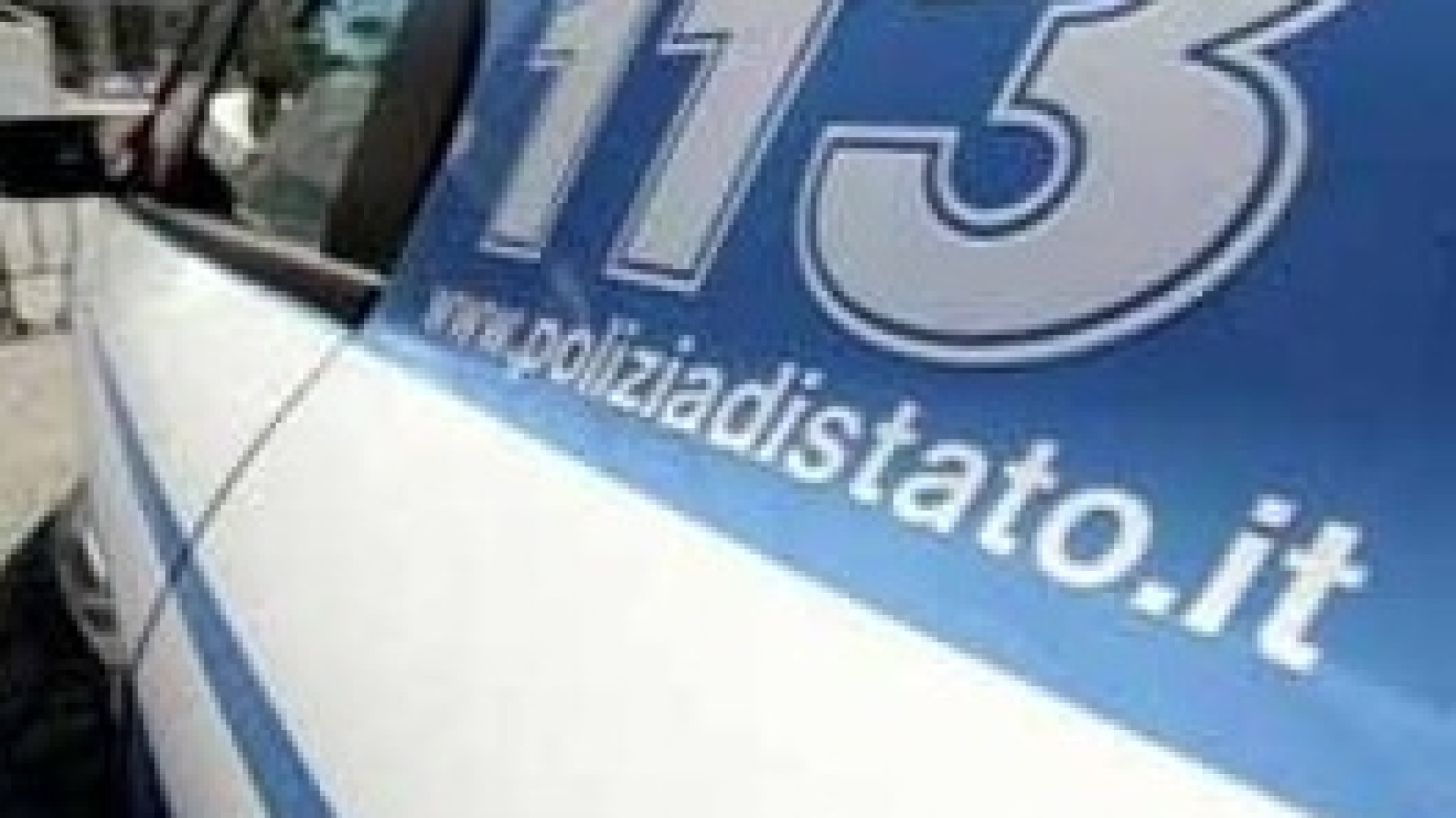 Visita dei ladri in una bottega di via Pace, via contanti e console per videogiochi