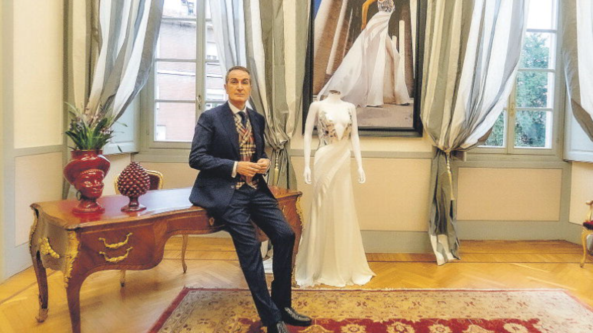 Lo stilista Bilotta inaugura il suo atelier in via Roma: "Ogni capo diventa una scultura"