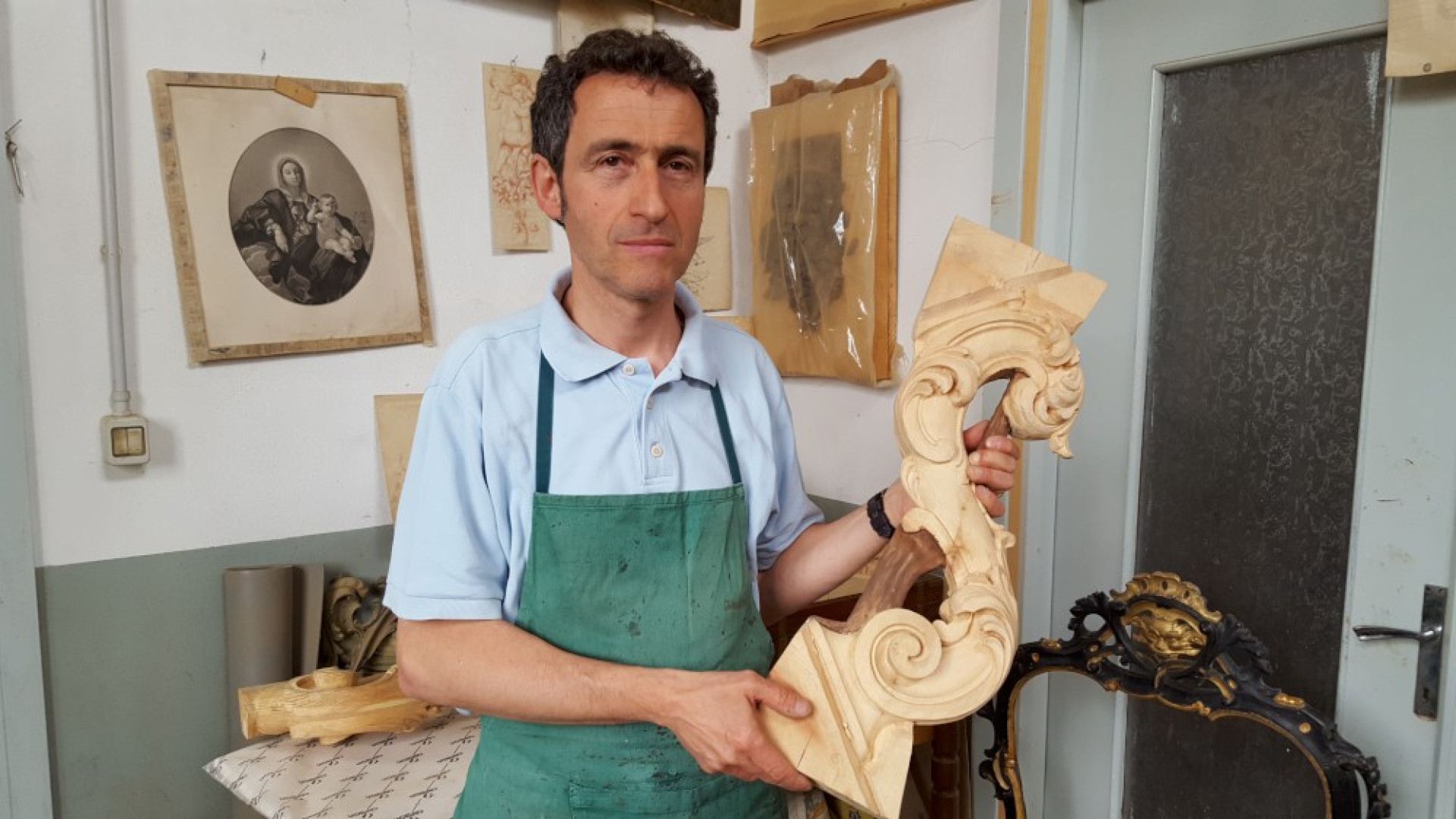 Attilio Balduzzi, uno degli ultimi intagliatori del legno. Il Tgl Più entra nel suo laboratorio