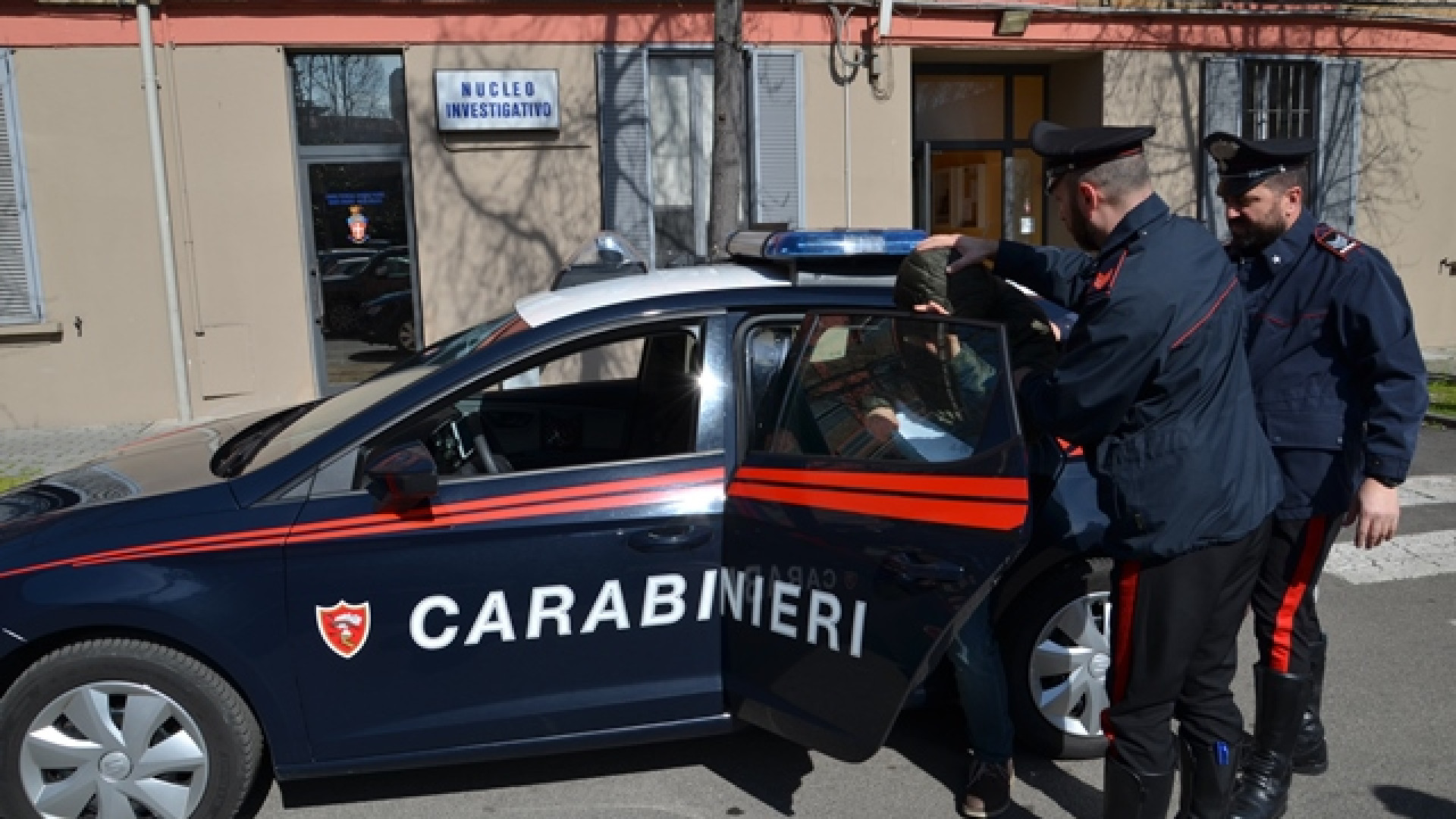 Finti matrimoni per regolarizzare extracomunitari: quattro arresti e 19 denunce