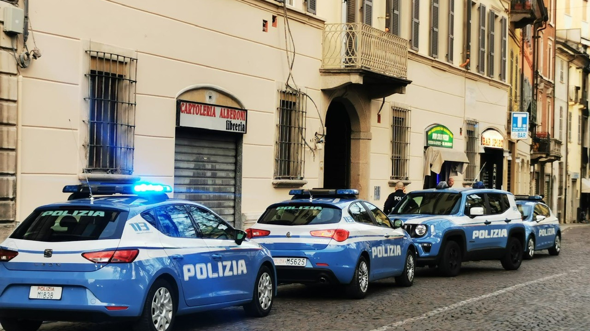 In stato di ebbrezza aggredisce titolare e cliente di un locale in via Alberoni