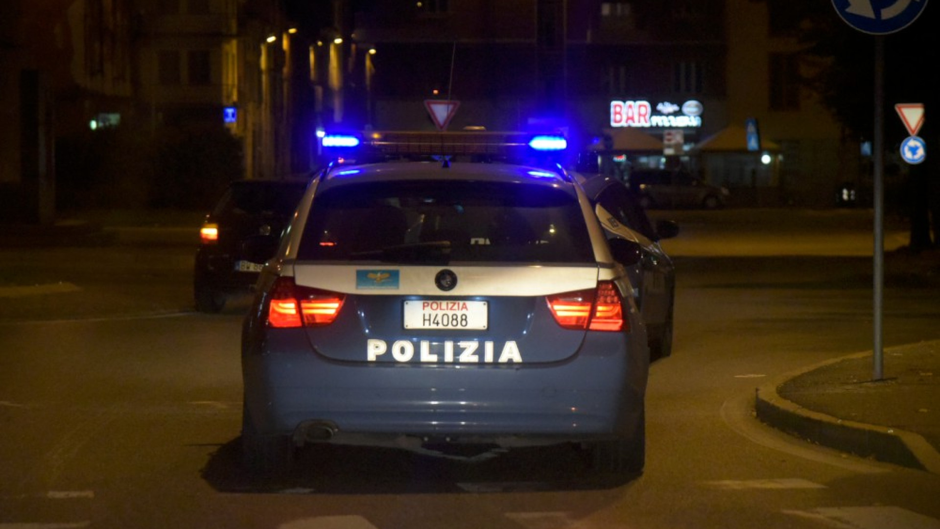 Dopo la rissa tra serbi e bosniaci, chiuso per tre giorni un bar di via Beati