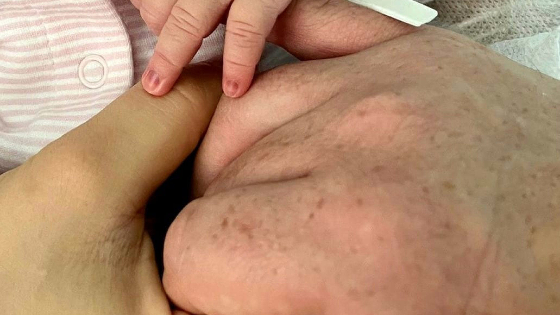 Parto in casa a Fiorenzuola, la piccola Lucrezia aveva fretta di venire al mondo