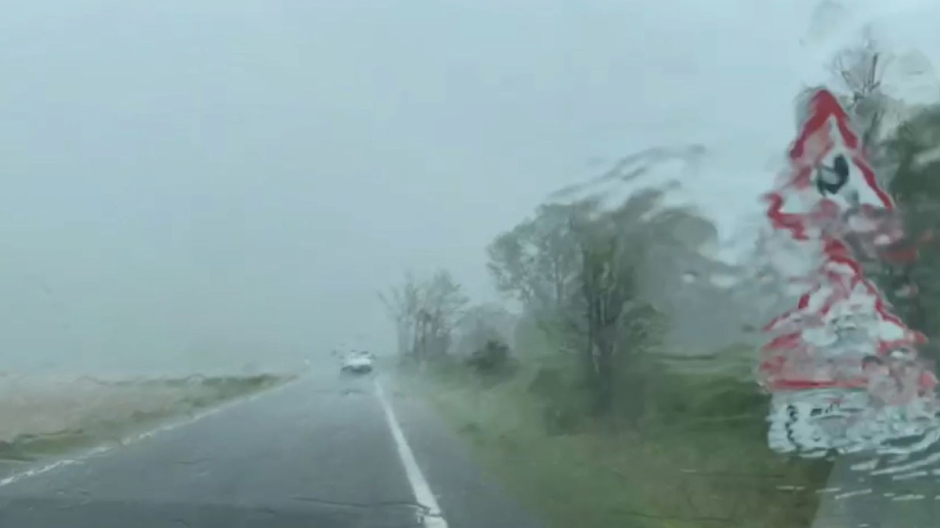 Allerta meteo: in arrivo due giorni di piogge abbondanti. Rischio frane e fiumi in piena