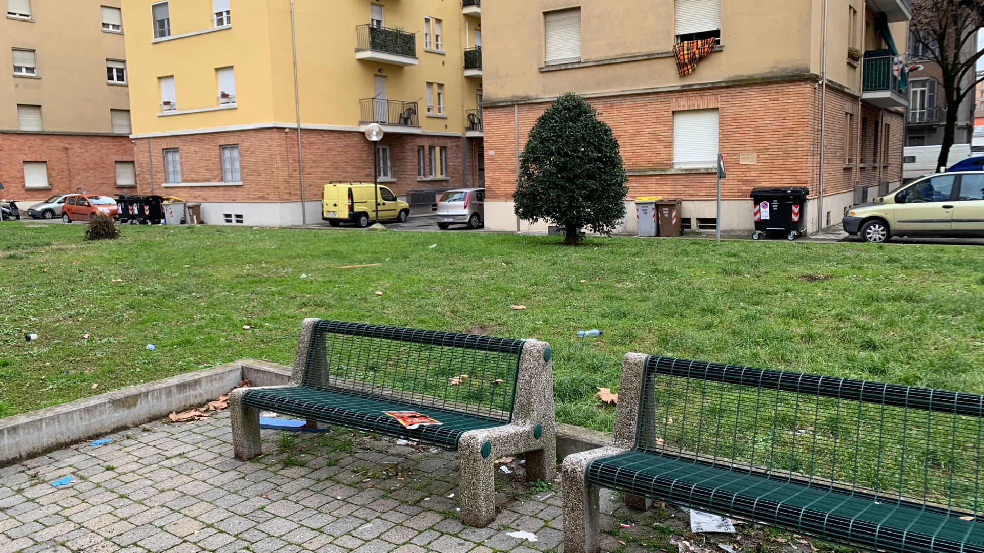 “Spaccio sotto casa, rifiuti e degrado”: il lato oscuro del Facsal