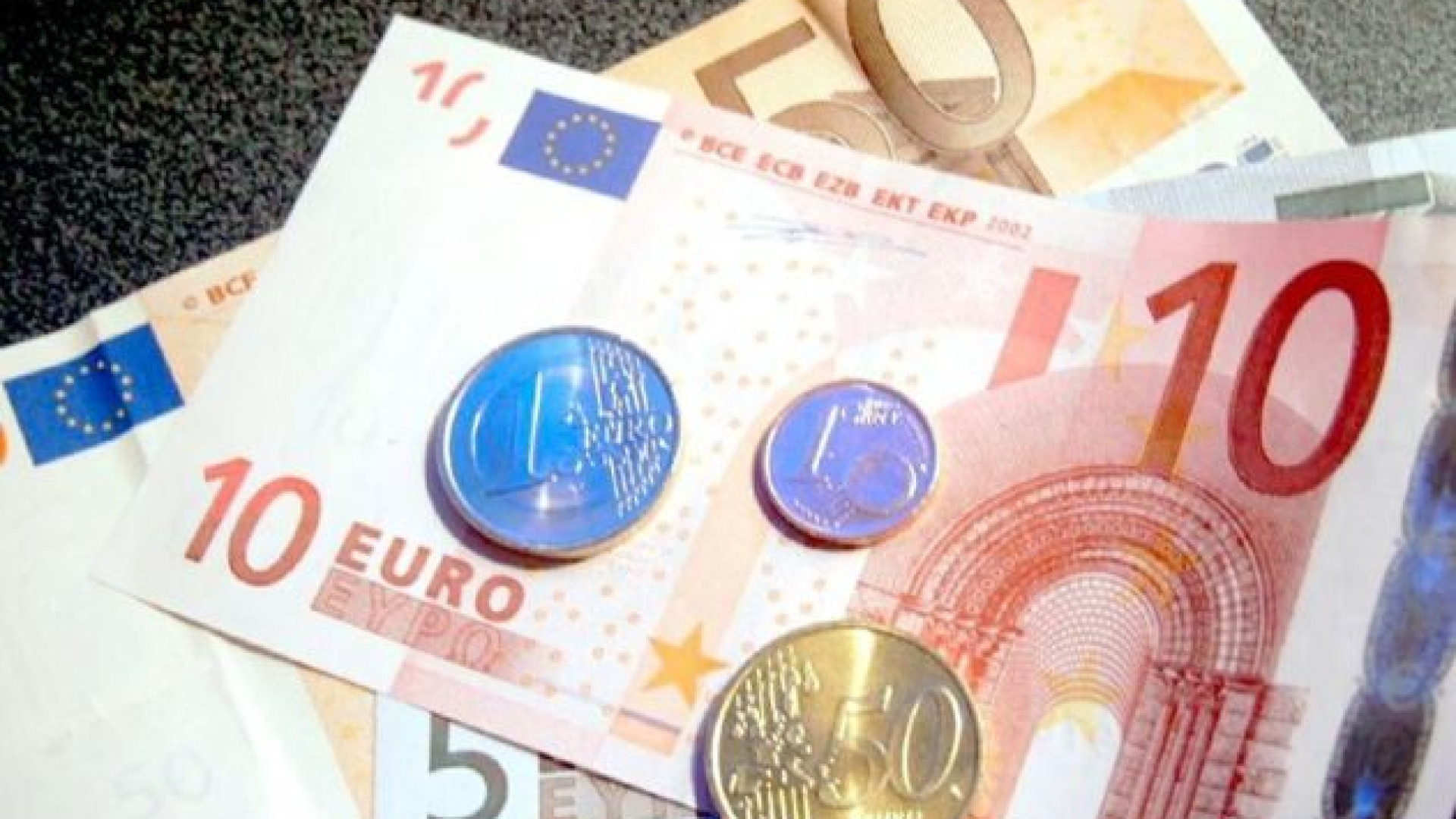 Versa la caparra dell'affitto, ma è una truffa: vittima un'insegnante