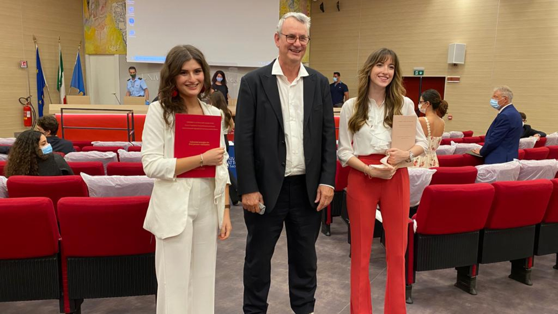 In Cattolica i primi laureati "Safe". L'emozione di tornare in aula per sei studenti