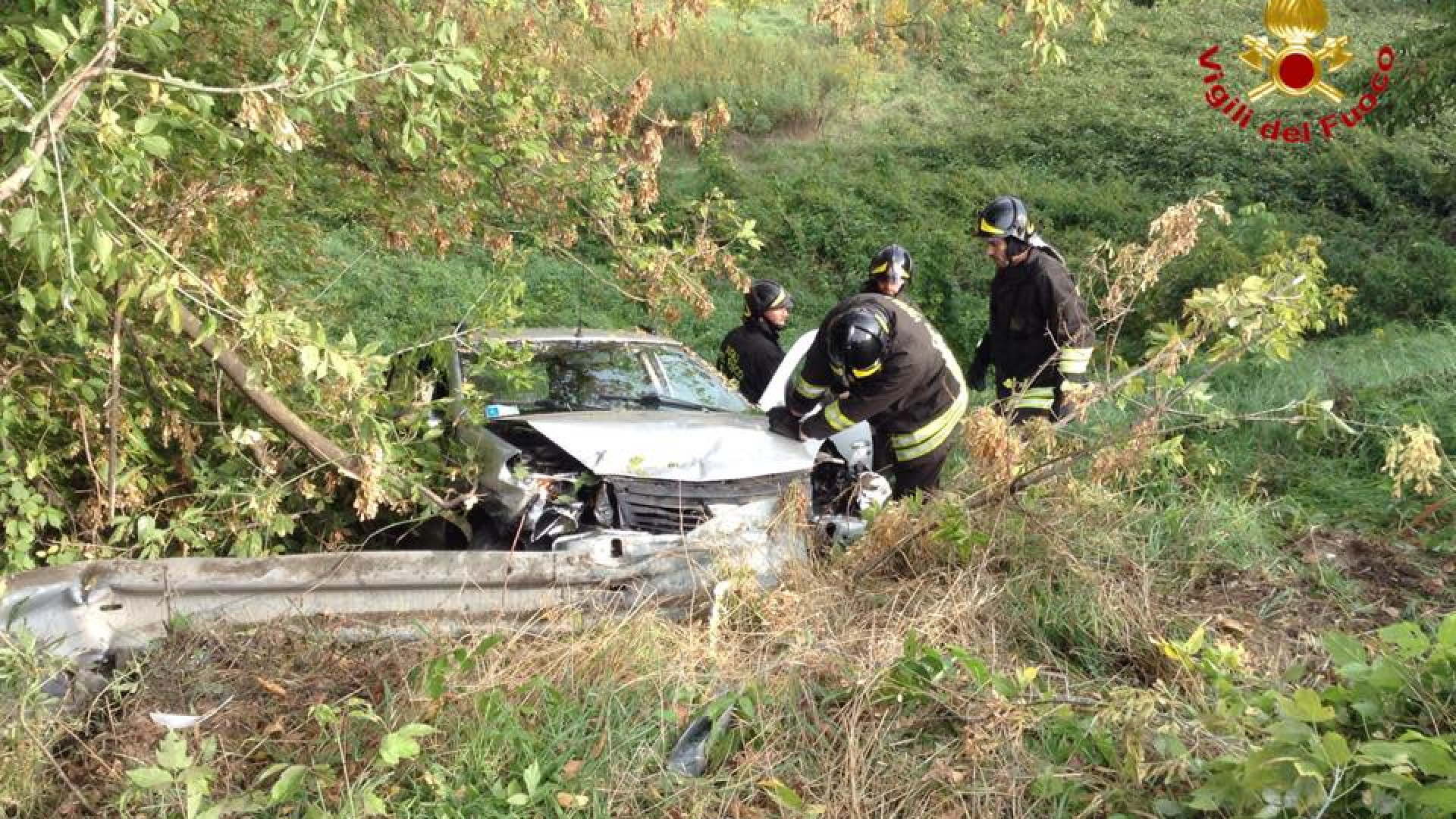 Esce di strada con l'auto, un ferito a San Rocco al Porto