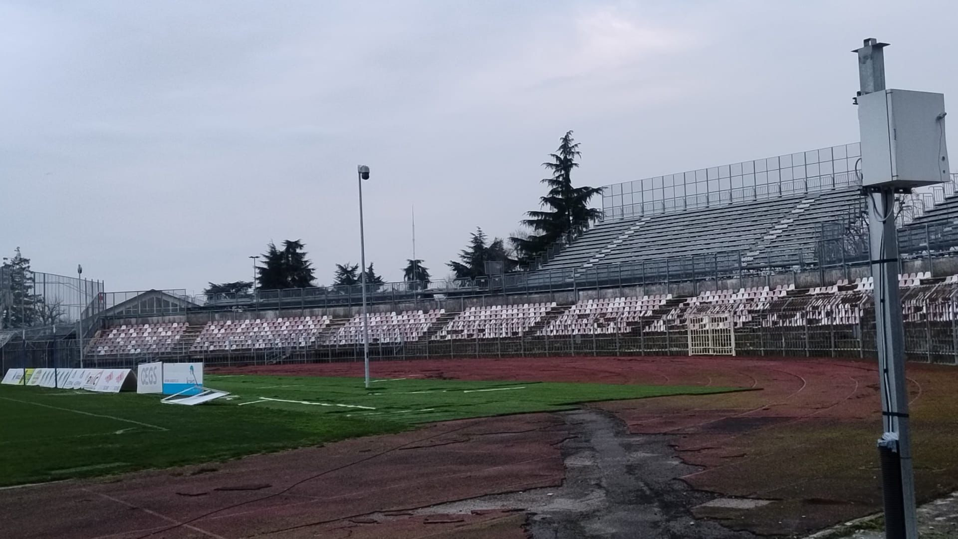Stadio Garilli: partito lo smontaggio delle gradinate, smantellata la prima curva