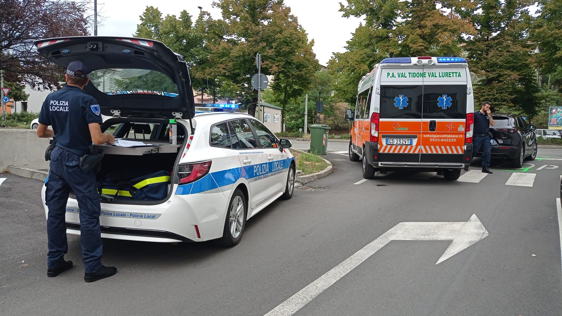 Castel San Giovanni, pedone investito da un'auto in via Calvi: 64enne all'ospedale