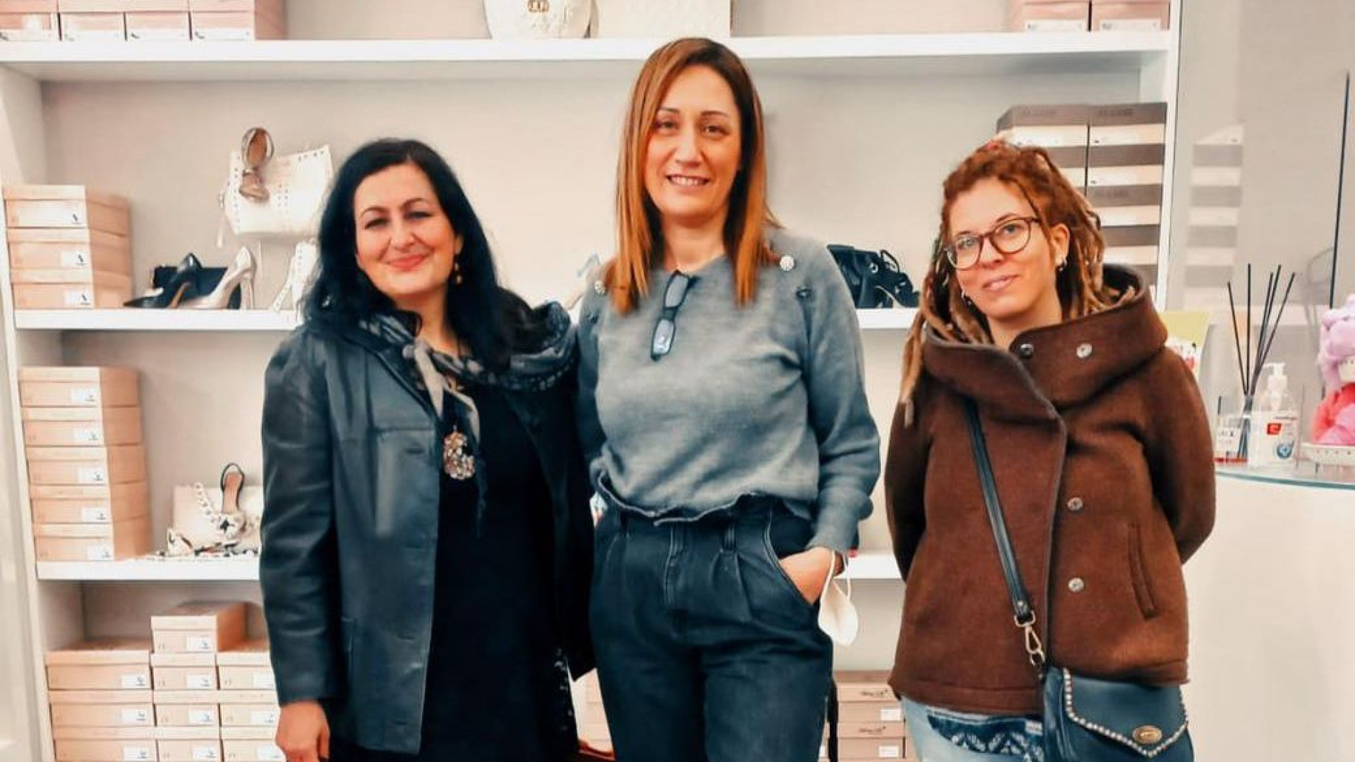 Quadri, lampade, gioielli: “La nostra arte” in mostra a Podenzano e San Polo