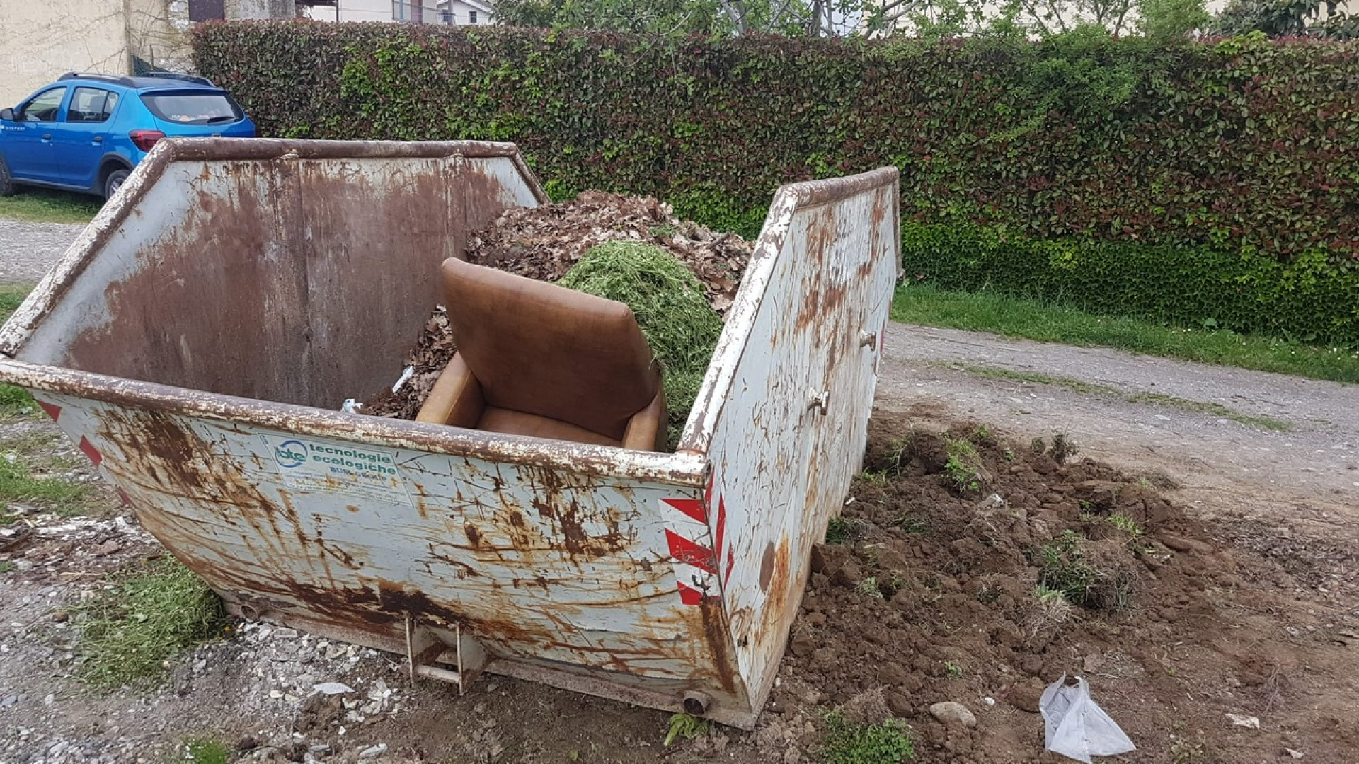 Castello, i cittadini: "Nel quartiere San Bernardino spaccio e degrado"