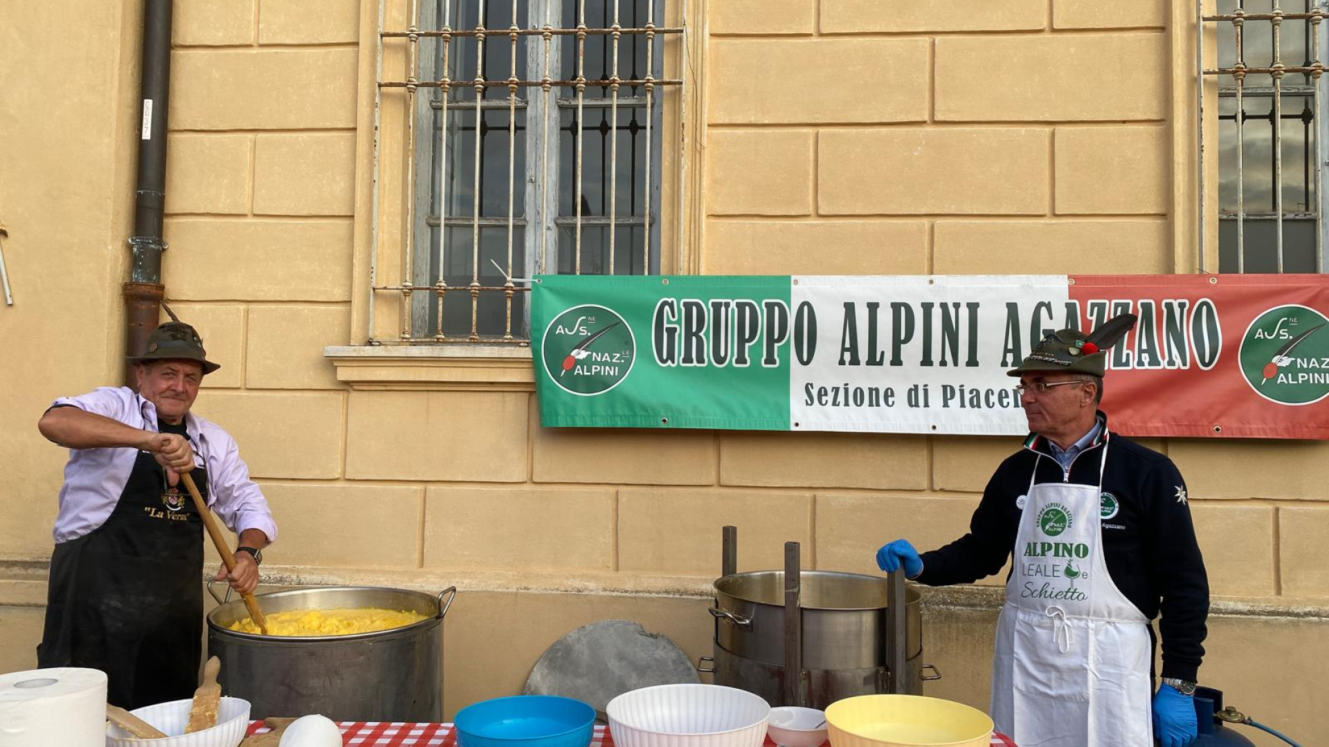 Alpini di Agazzano, grazie a due quintali di polenta aiuti al centro parrocchiale