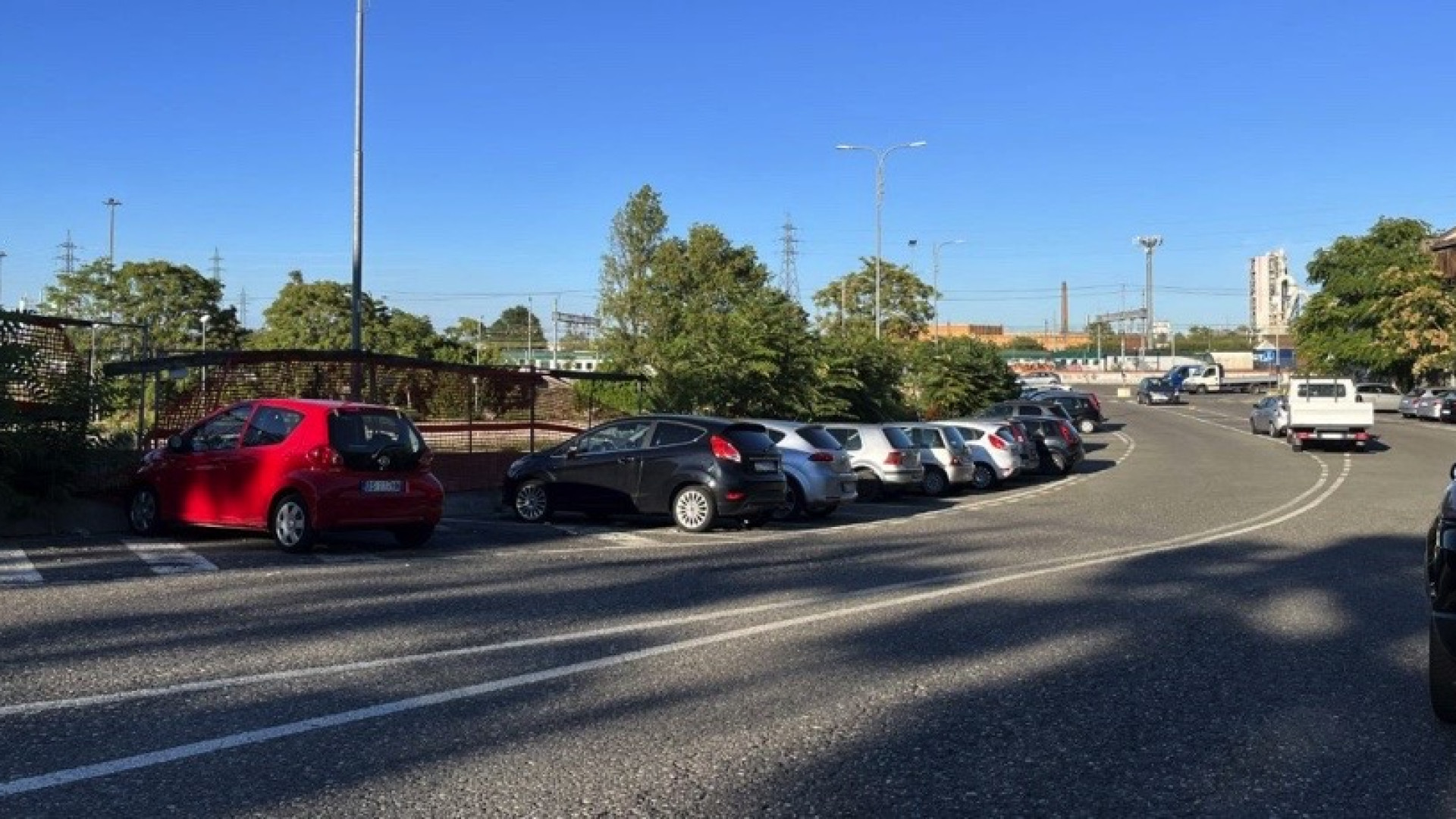 "Lui arrestato per atti osceni, dieci giorni dopo era già libero in stazione"