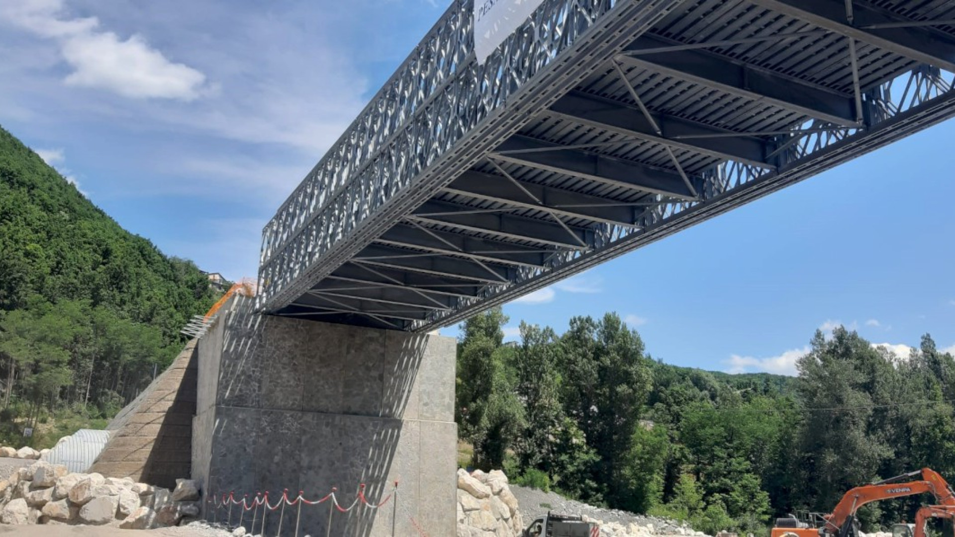 Crollo Lenzino: danni da 400mila euro per pendolari, imprese e cittadini