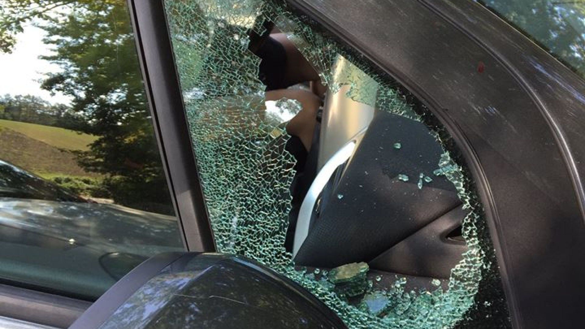 Topi d'auto in trasferta, furti sulle macchine degli scalatori di Vaccarezza