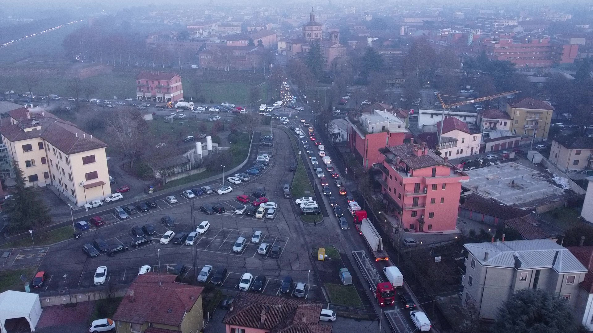 Dopo il caos traslocano i tamponi in auto: da mercoledì a Piacenza Expo