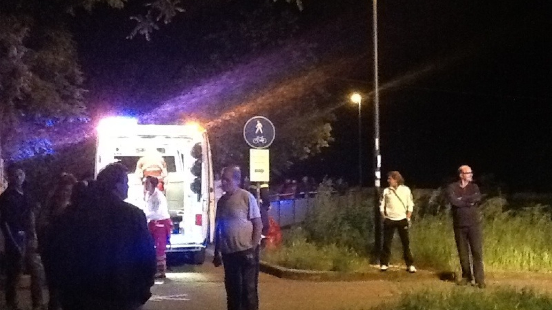 Precipita nel canale della fame in via Lanza: salvata dai pompieri