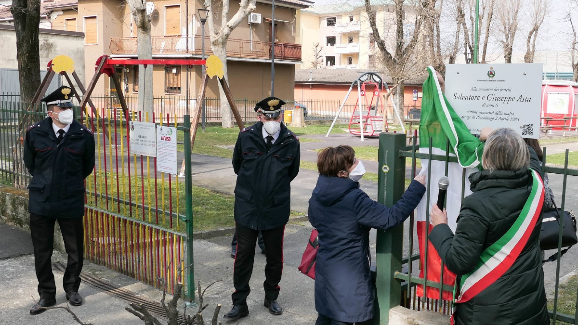 Castello, al parco giochi di via I Maggio una targa ricorda i gemellini uccisi dalla mafia