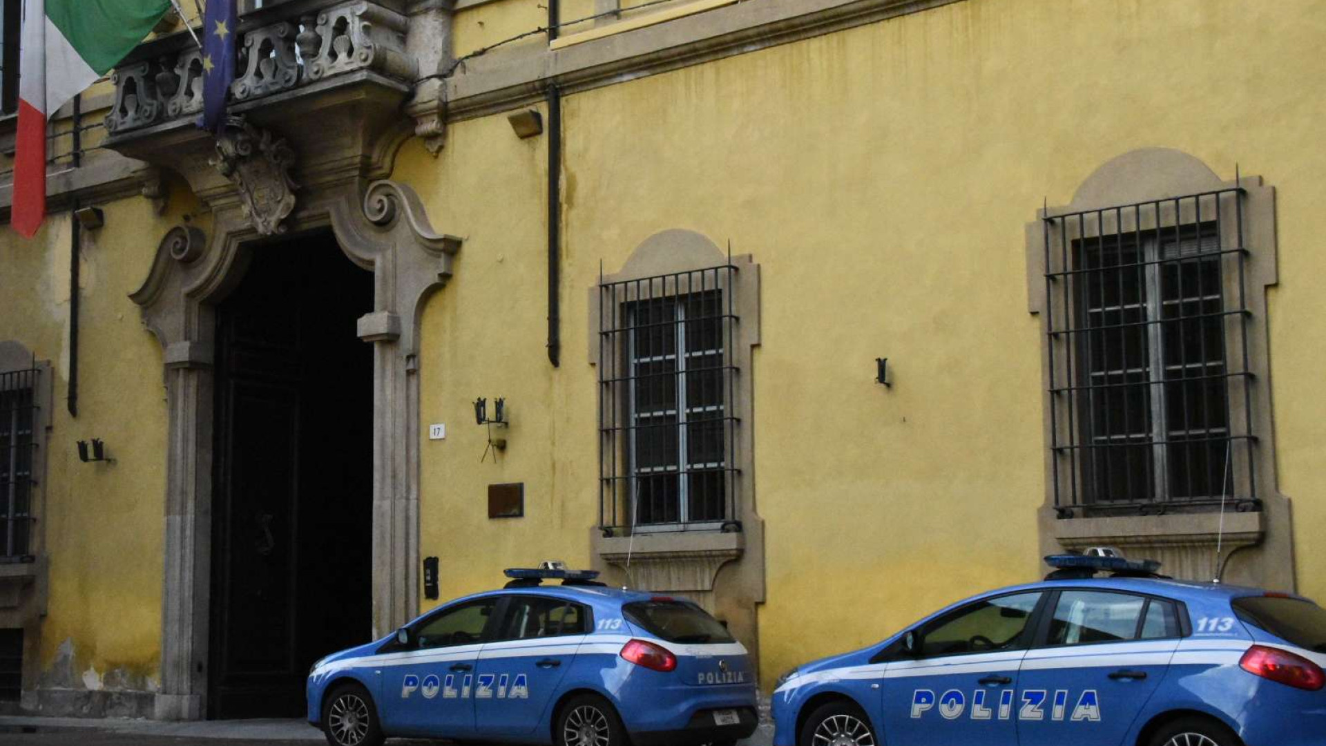 La prefettura: "Spiegare ai richiedenti asilo le conseguenze dei gesti"