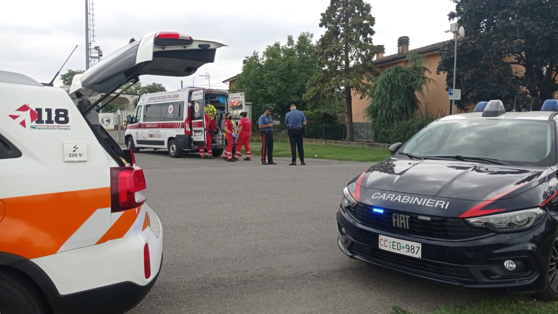 Sarmato, bimbo di sette anni cade da una finestra: a Parma in eliambulanza