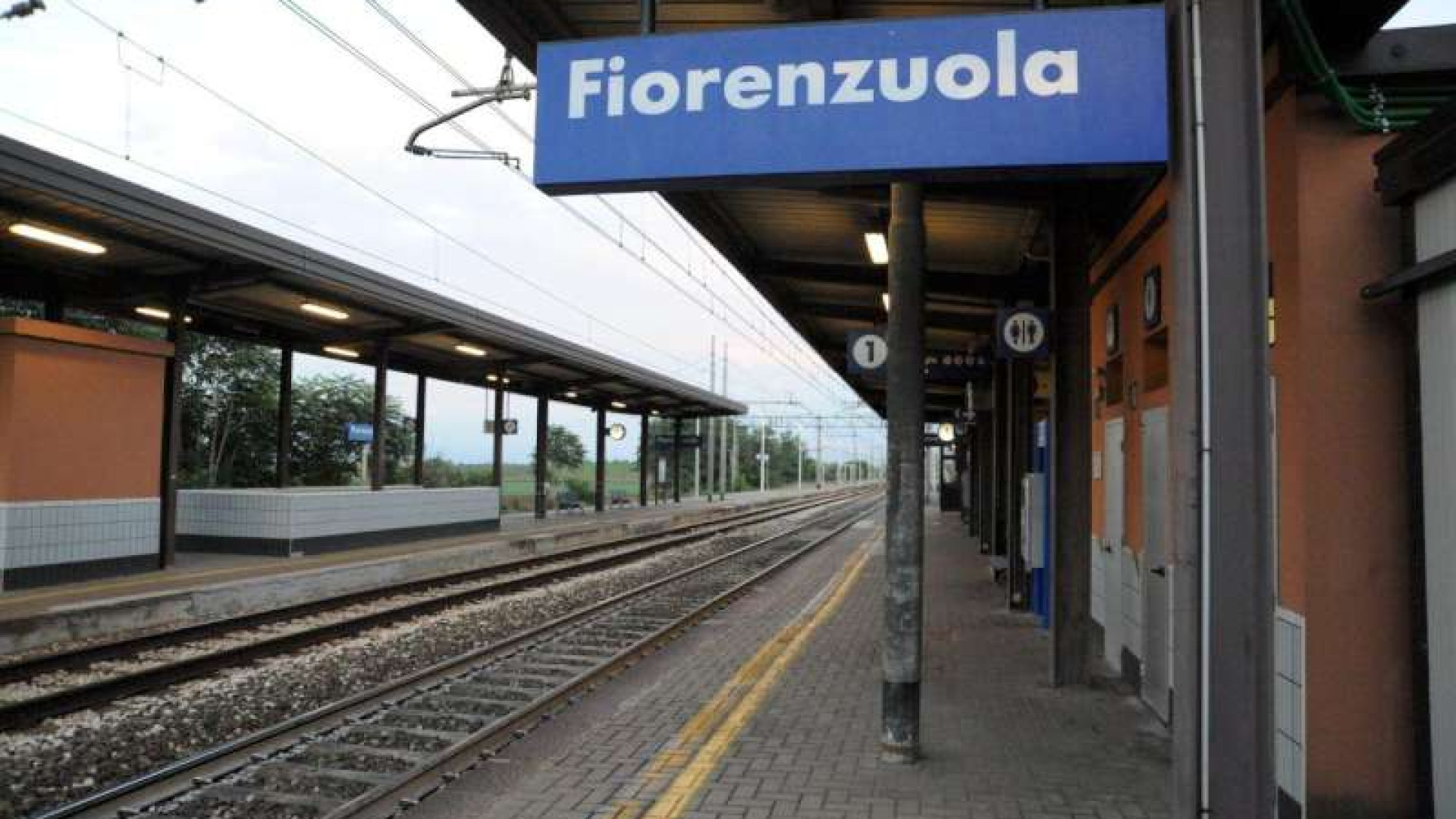 Linea ferroviaria Bologna-Piacenza, traffico rallentato per l’investimento di una persona