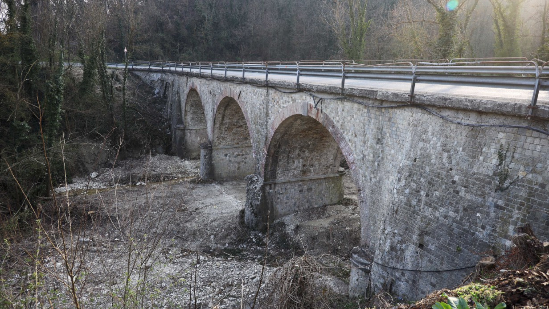 Intervento urgente al ponte di rio Guardarabbia a Statto: chiuso per un mese