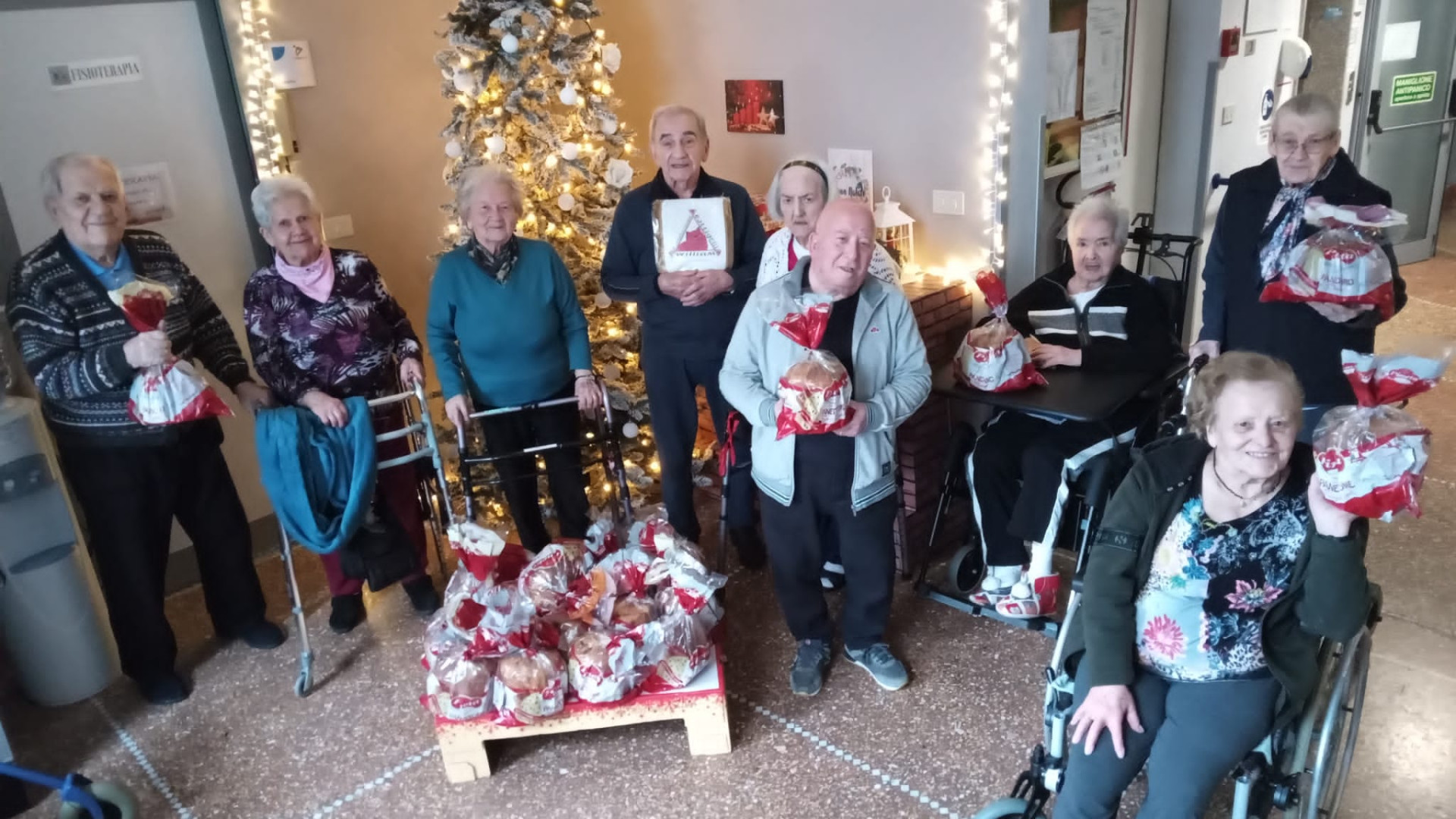 Feste dolcissime per gli ospiti della casa di riposo Ceresa: panettoni dalla Bottigelli